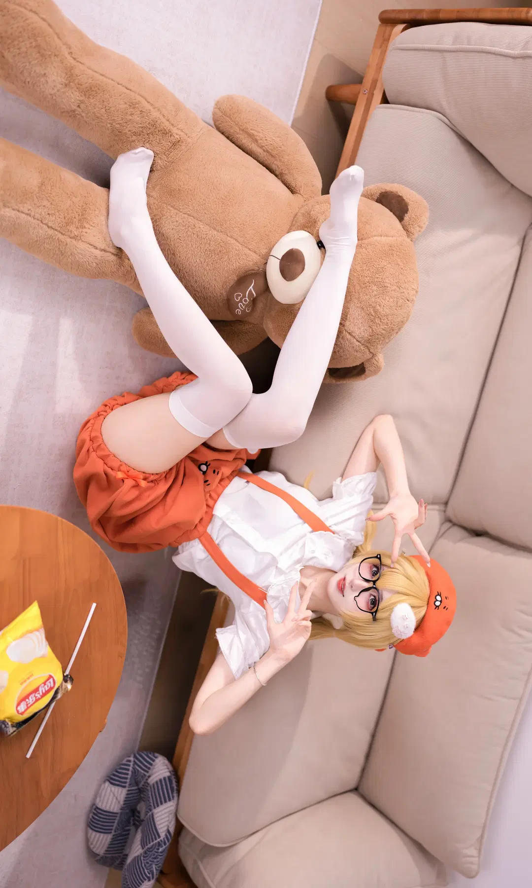 2D, Umaru cosplay, Himouto! Umaru-chan, White stockings, Home