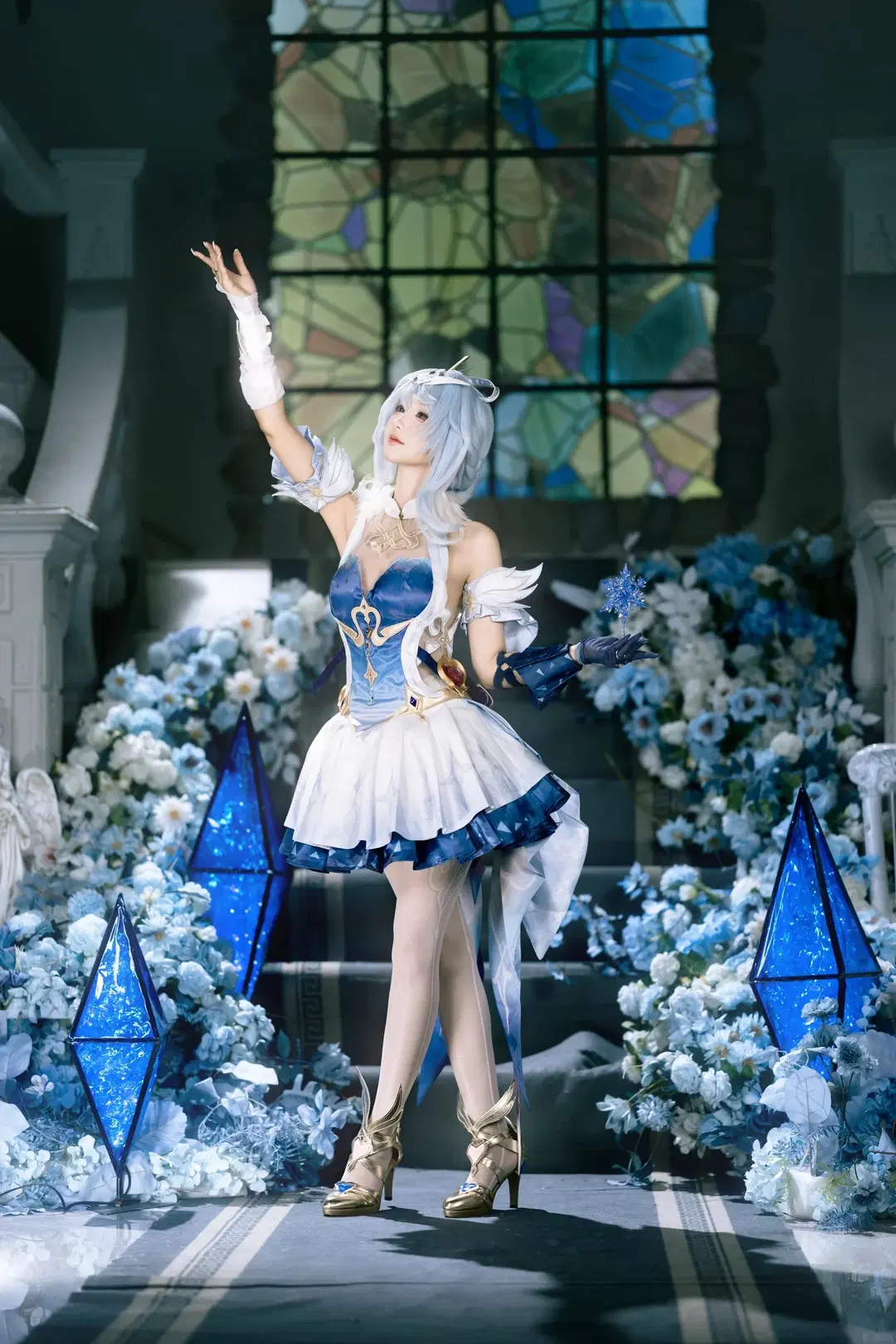 【Odette cosplay】The Perfect Pairing of a Blue and White Dress with White Stockings by Shinolise - Image 2
