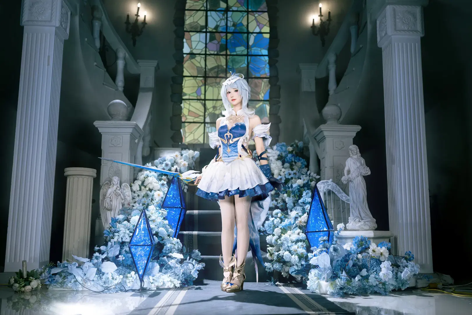 【Odette cosplay】The Perfect Pairing of a Blue and White Dress with White Stockings by Shinolise - Image 4