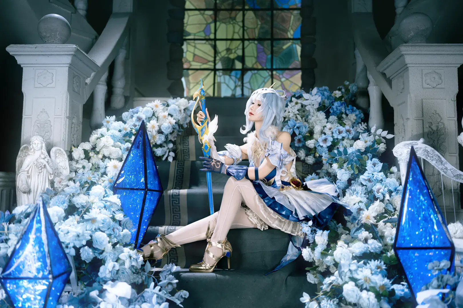 【Odette cosplay】The Perfect Pairing of a Blue and White Dress with White Stockings by Shinolise - Image 5