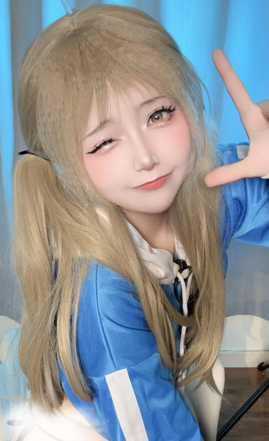 [Moe Kazekura cosplay] Blue Archive's Playful and Money-Minded Girl by 津岛小恶魔 - Image 3
