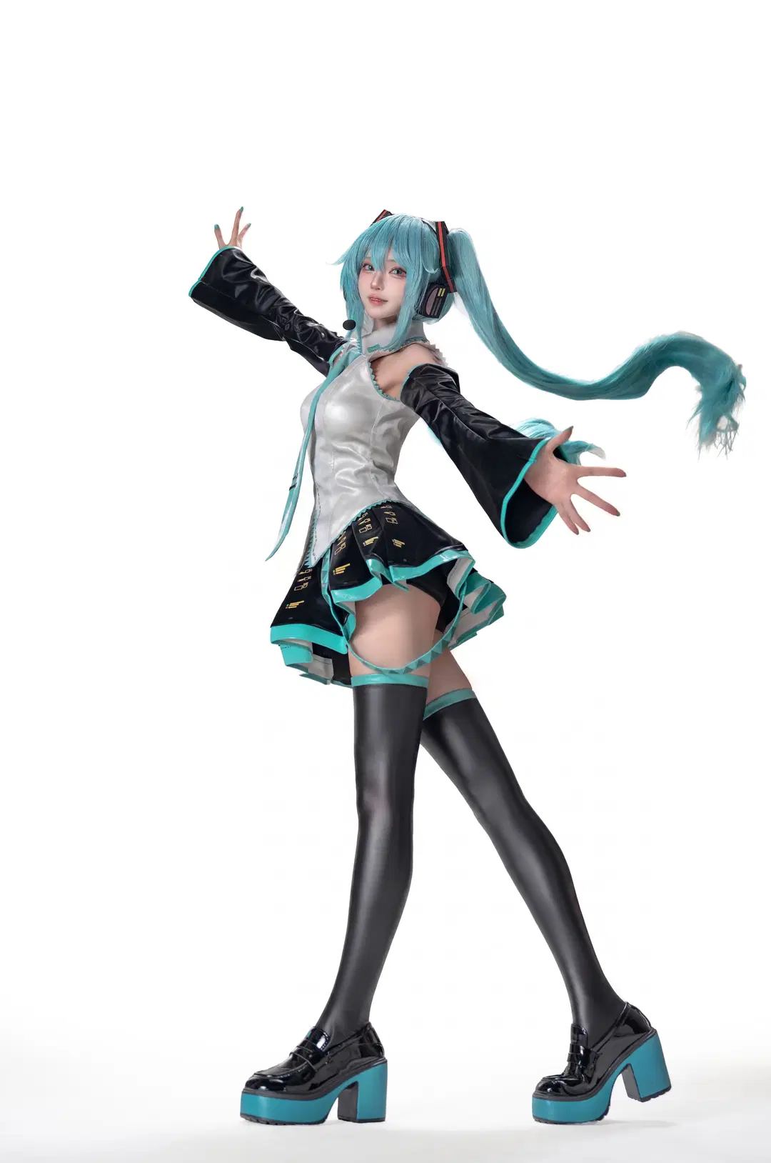 【初音ミク コスプレ】初音ミクの青緑ツインテールで元気全開！ - 鹿渴泉toska - 3枚目