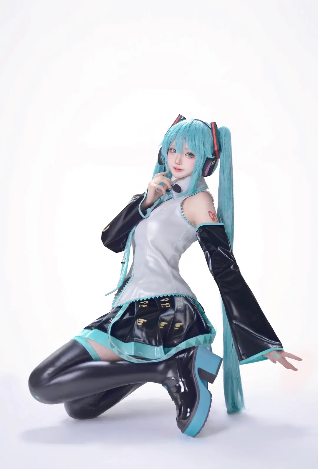【Hatsune Miku cosplay】The Initial Sound Resonates into the Future by 鹿渴泉toska - Image 4