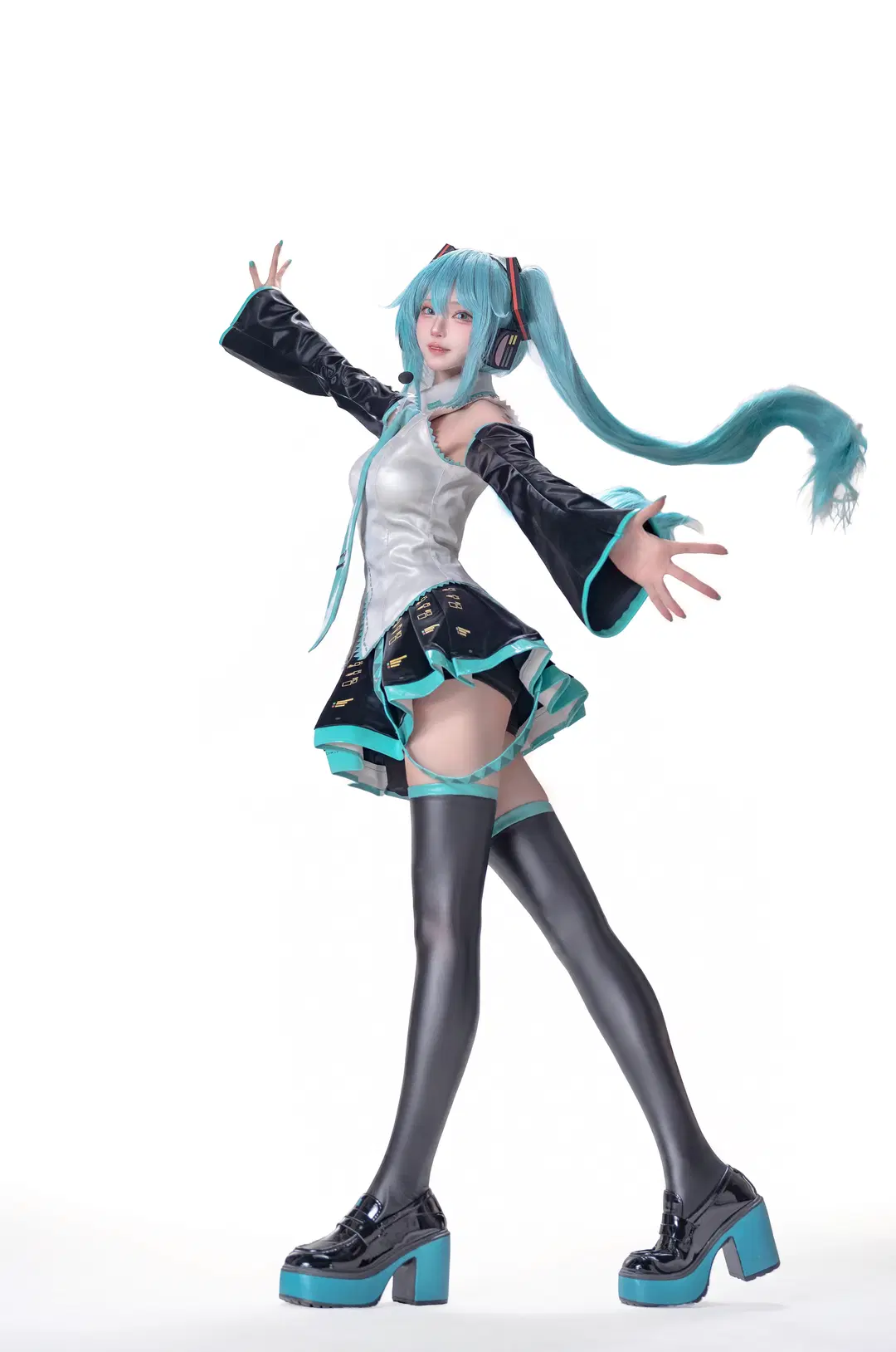 【Hatsune Miku cosplay】The Initial Sound Resonates into the Future by 鹿渴泉toska - Image 6