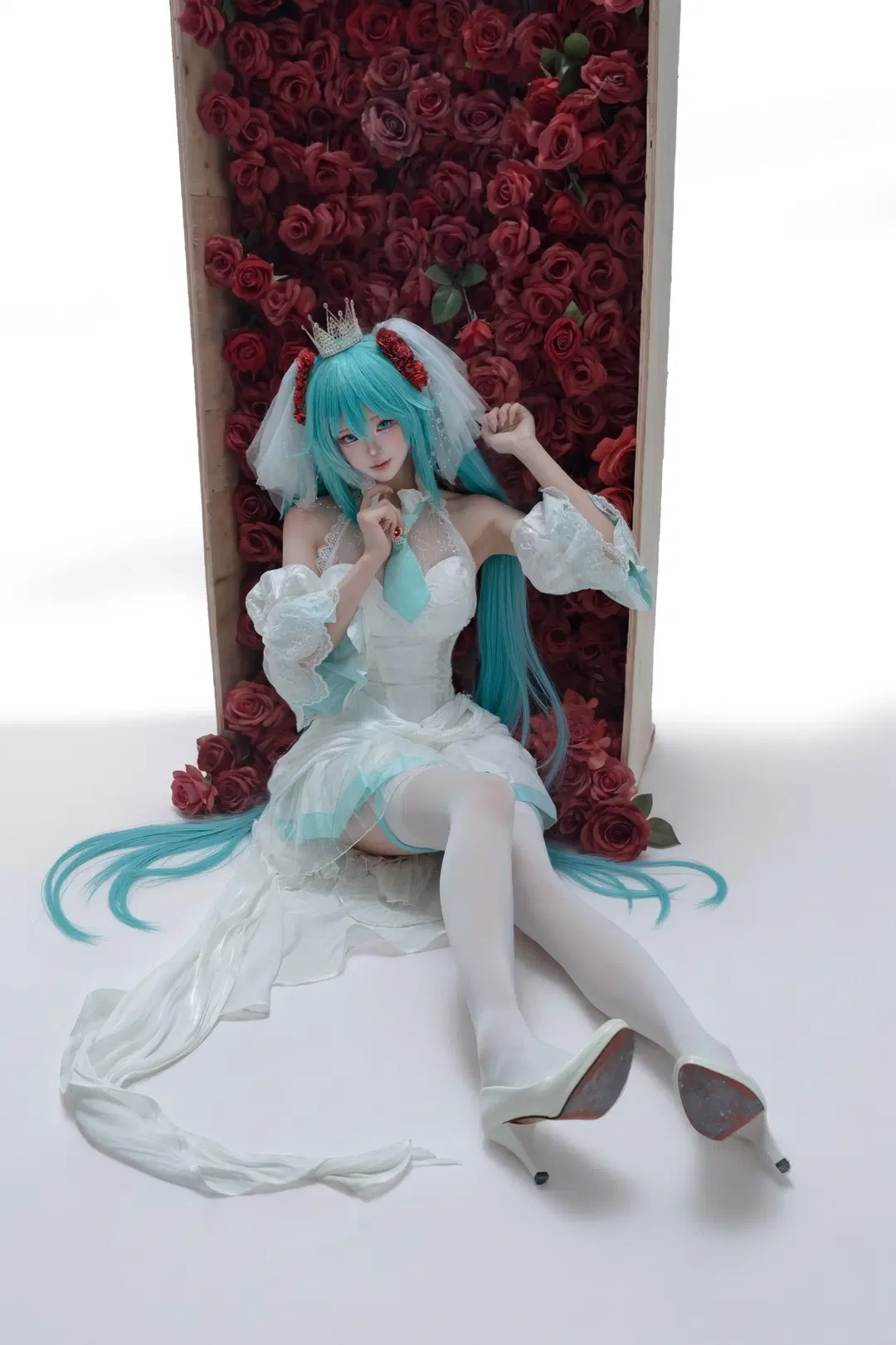 【初音未来cos】白雪姬造型的纯白与赤色碰撞 - 鹿渴泉toska - 第4张