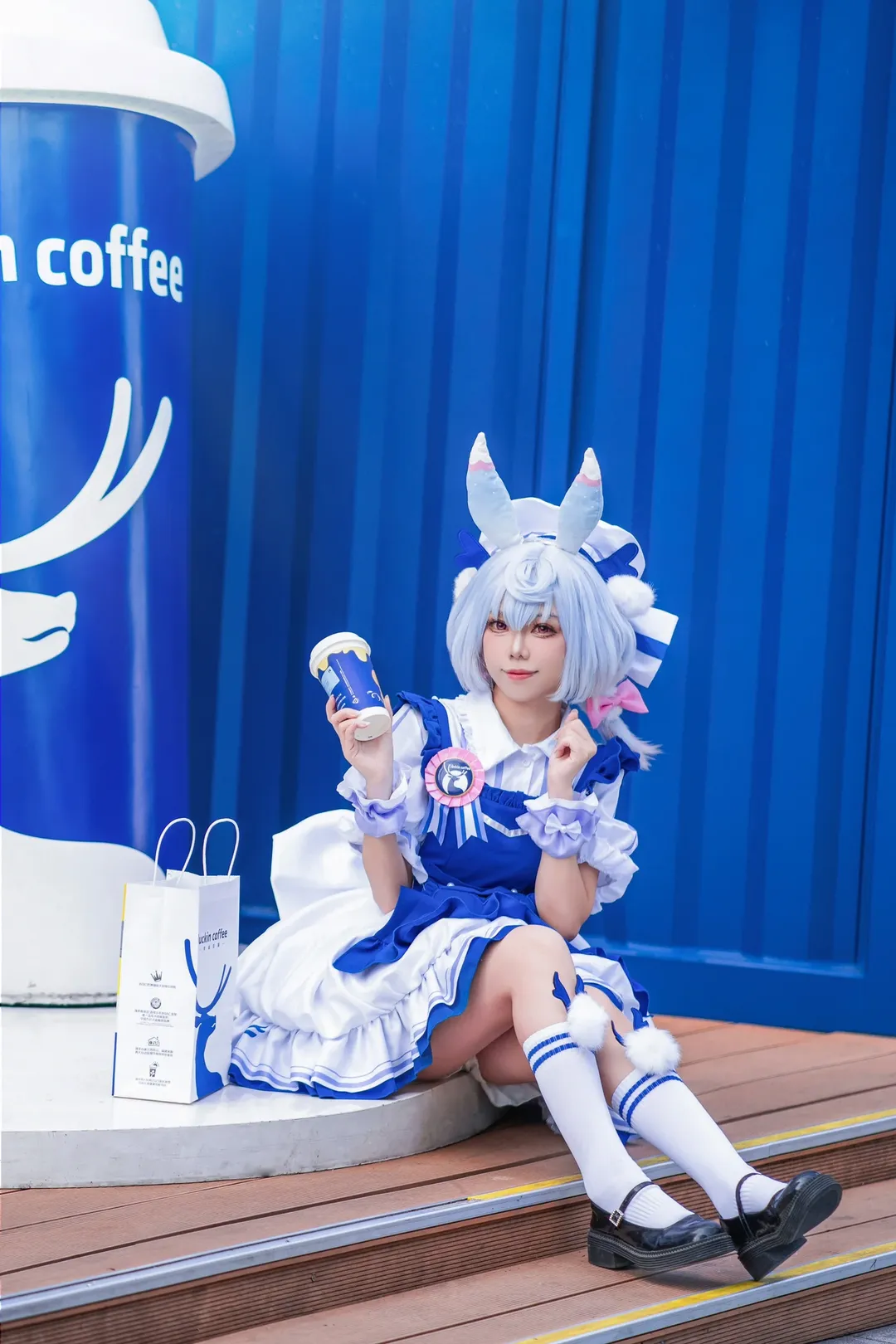 原神, 希格雯cos, cosplay摄影, 白丝穿搭, 瑞幸咖啡 - 第3张