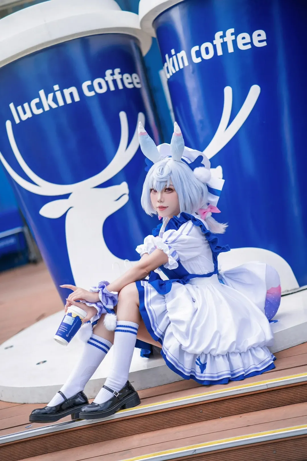 原神, 希格雯cos, cosplay摄影, 白丝穿搭, 瑞幸咖啡
