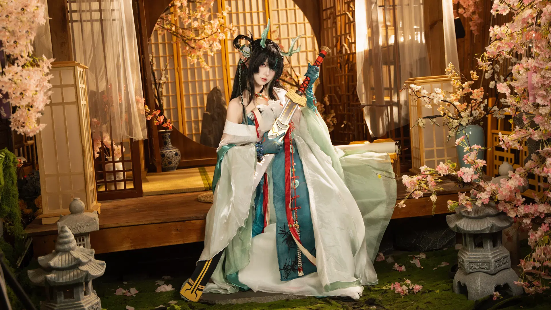 [Dusk cosplay] Arknights Dusk: Traditional Chinese style cosplay Scroll — Clouds Descending, Visions Emerging by 橘花朝撒 - Image 4