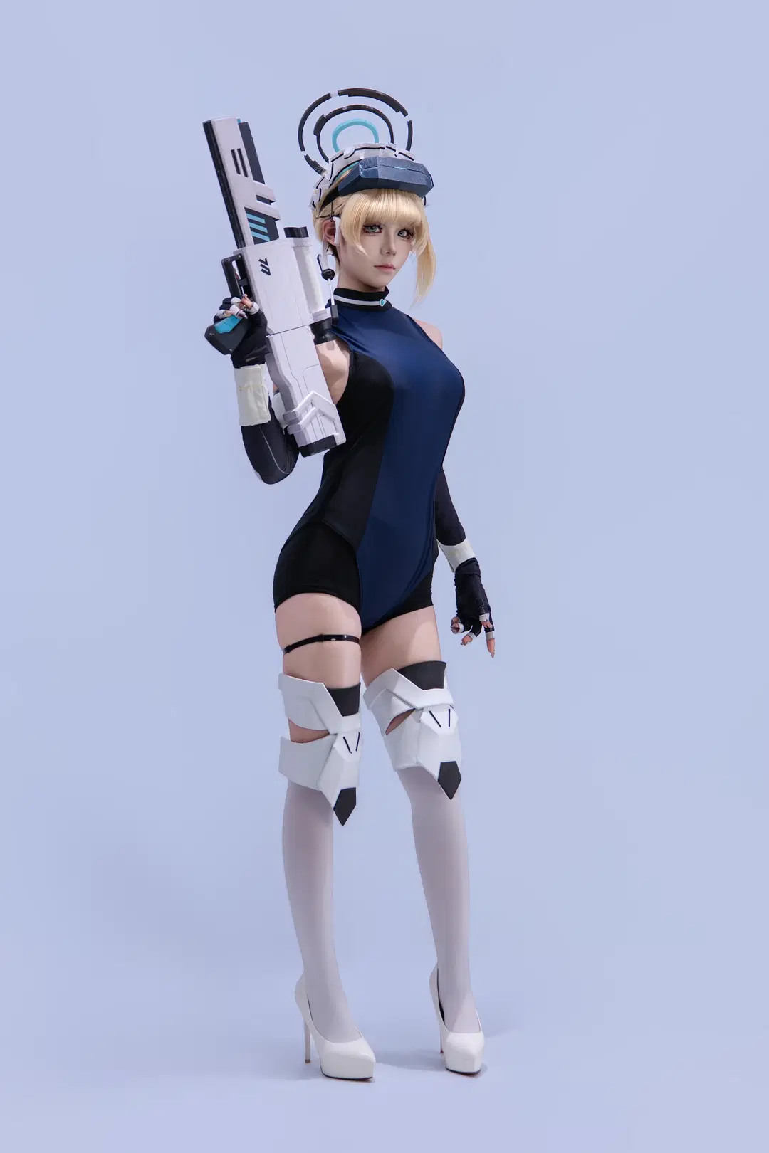ブルーアーカイブ, 二次元コスプレ, 写真のポーズ, 白ストッキング, 飛鳥馬トキ コスプレ
