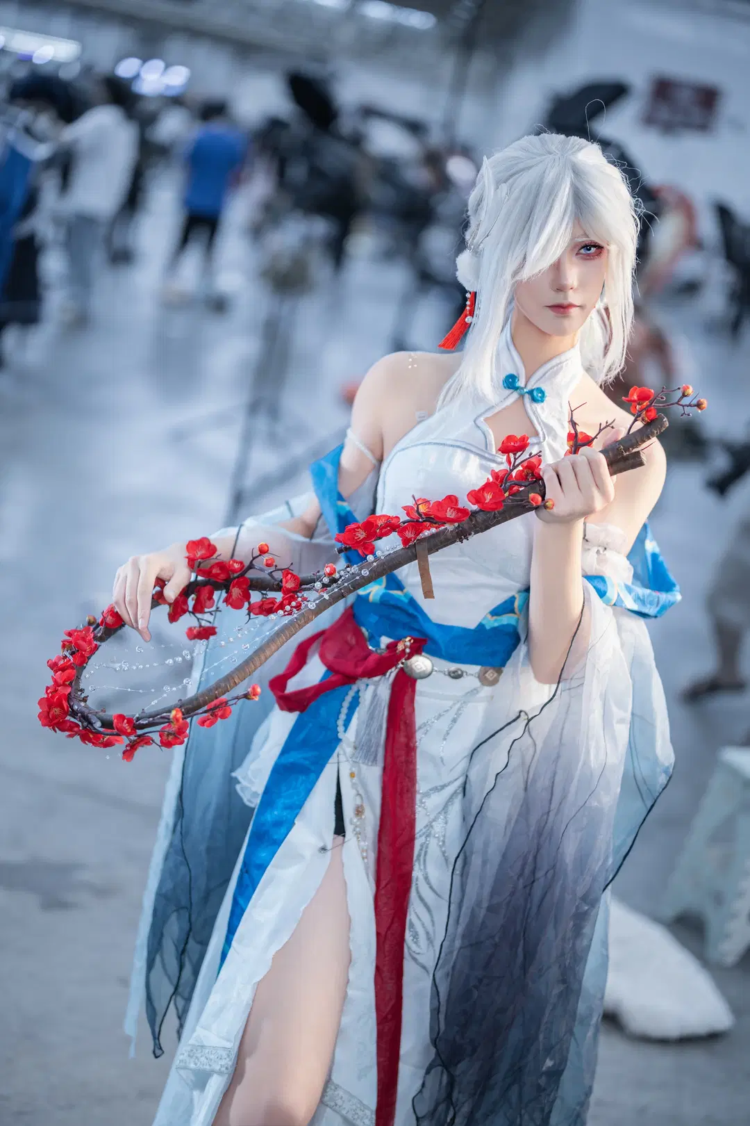【申鹤cos】原神申鹤雪山神女红绳缚魂，白衣胜雪漫展返图 - 维尔（摄影版） - 第2张