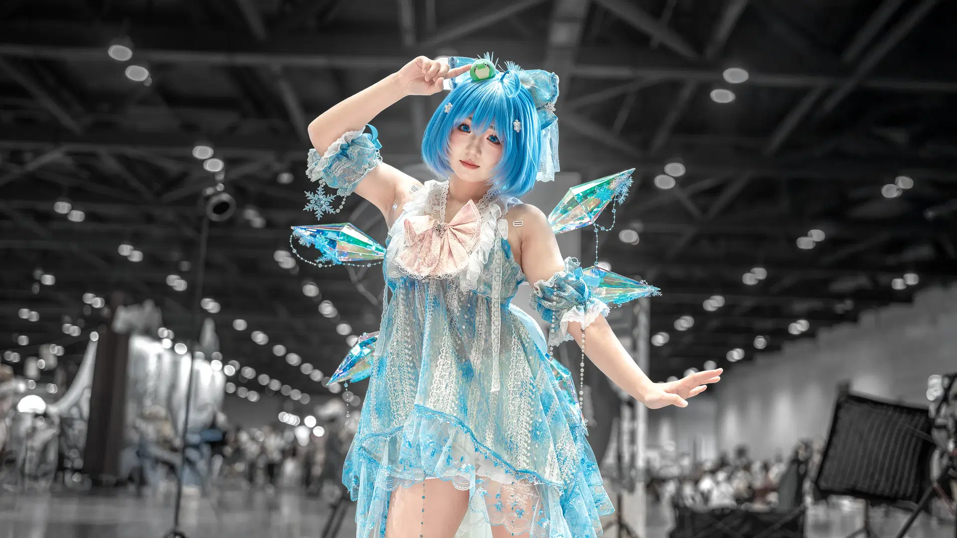 【Cirno cosplay】Ice Fairy Convention Photos from Nanning Liangya Comic Convention by 秋鱼 - Image 2