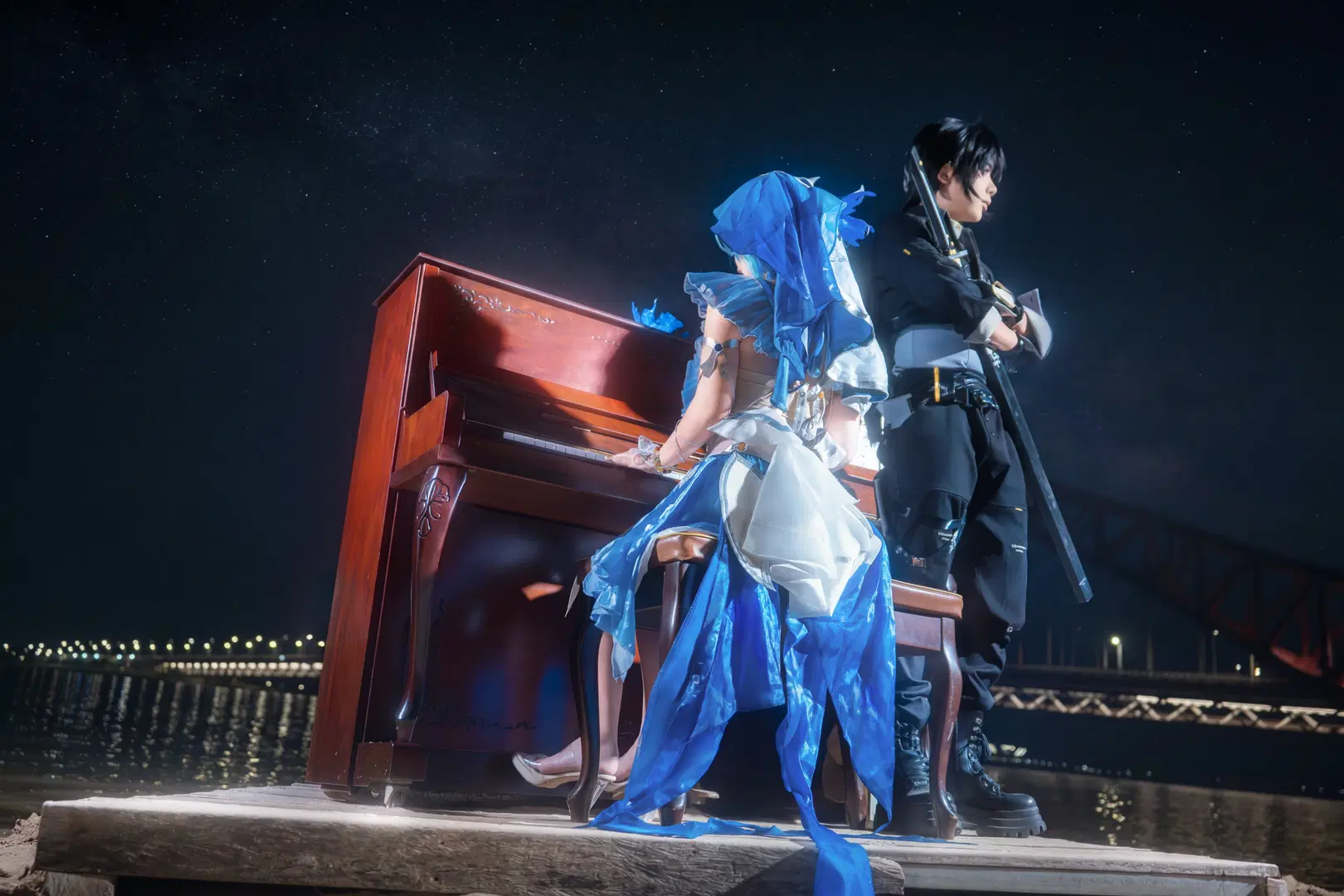 Wuthering Waves, The Shorekeeper cosplay, 2D Vision Project, Night view cosplay, Piano portrait