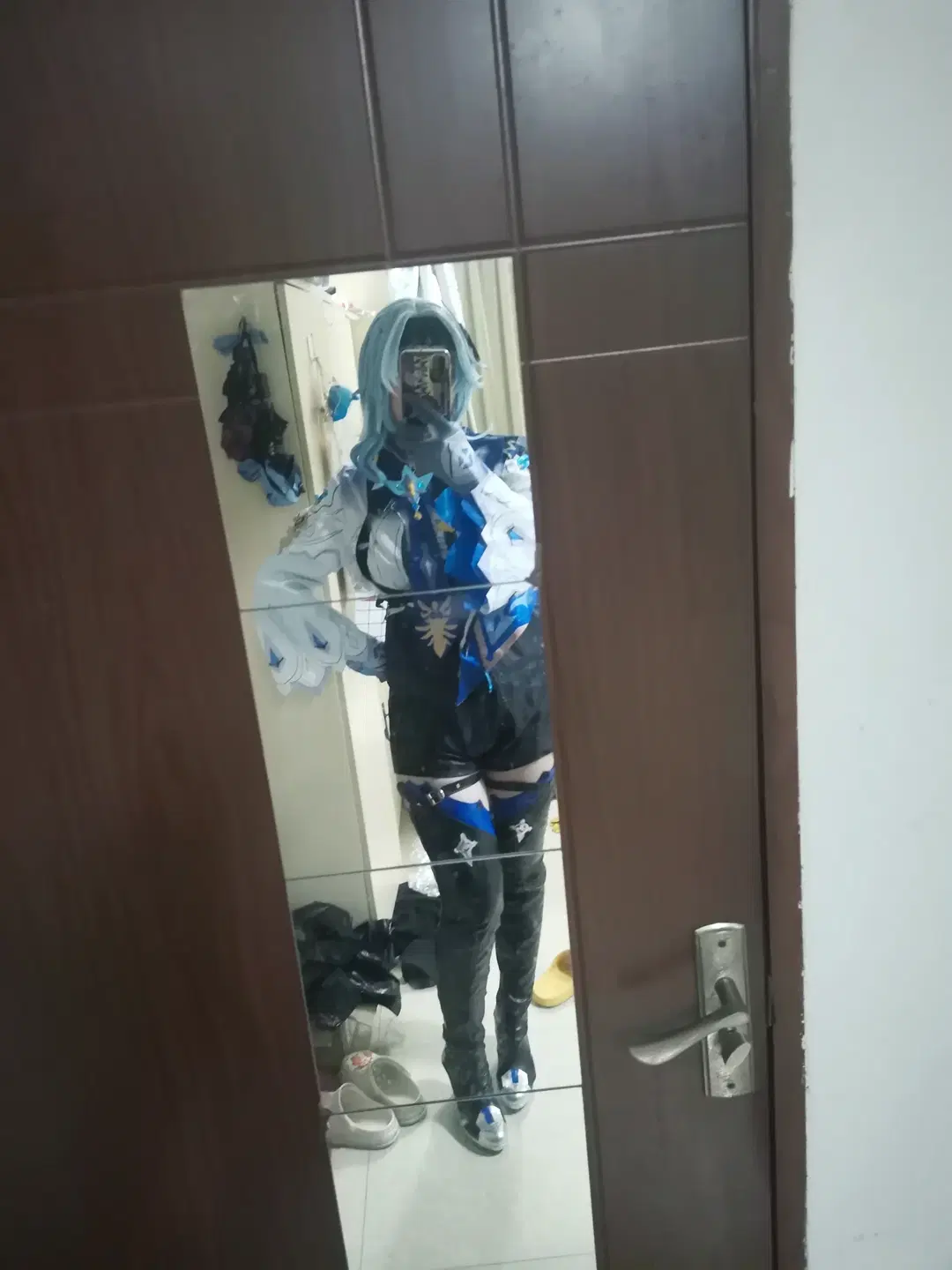 [Eula cosplay] Geared Up for the Shoot: This Battle Outfit Completely Broke Me by 阿九 - Image 2