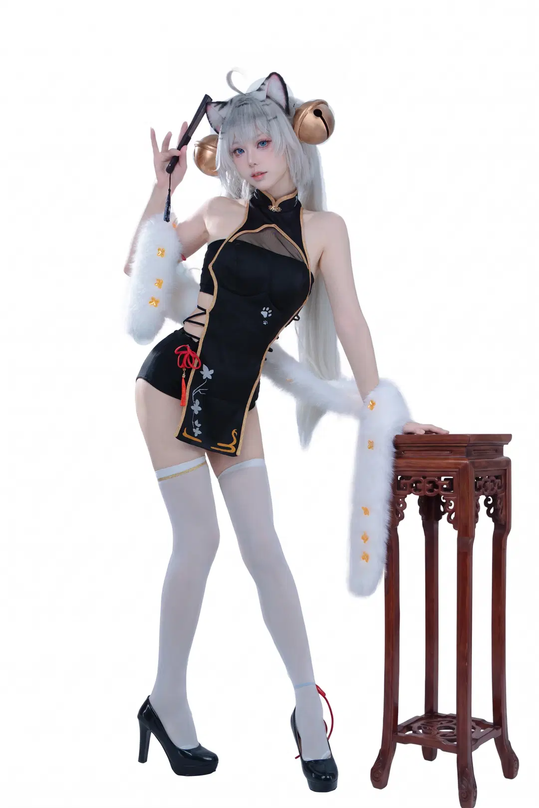 白虎娘旗袍cos，银发搭配白丝与毛绒大尾巴 - 白鸽 - 第2张