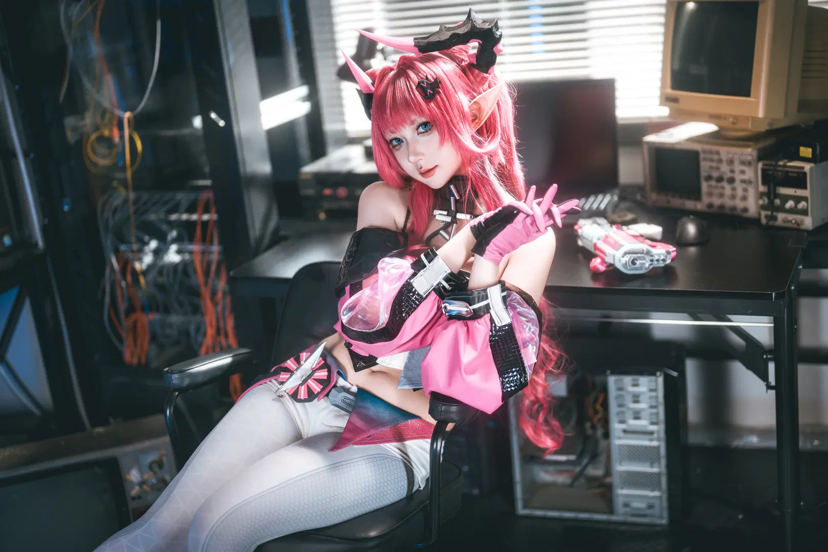 【イヴォンヌ コスプレ】アークナイツ：エンドフィールド、ピンクのSF少女 - 三月MARCH - 4枚目