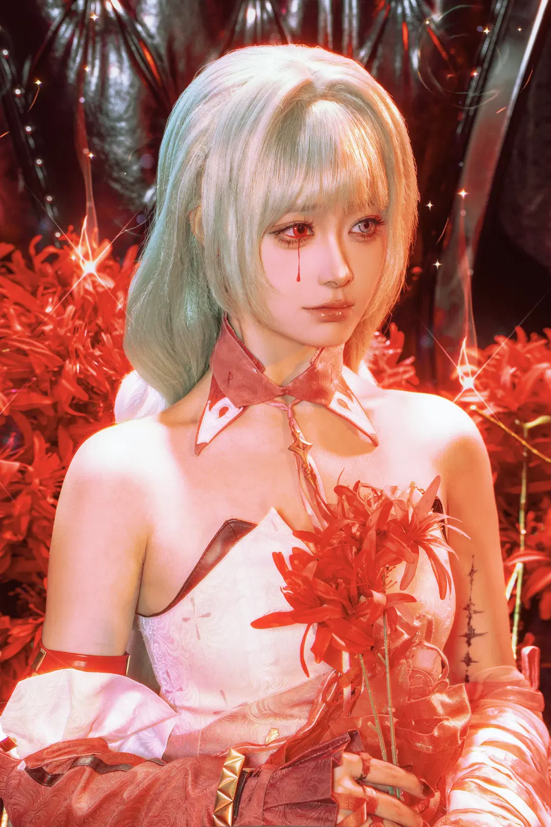 鸣潮, 弗洛洛cos, 血泪妆, 鸣潮弗洛洛, 红白配色cosplay