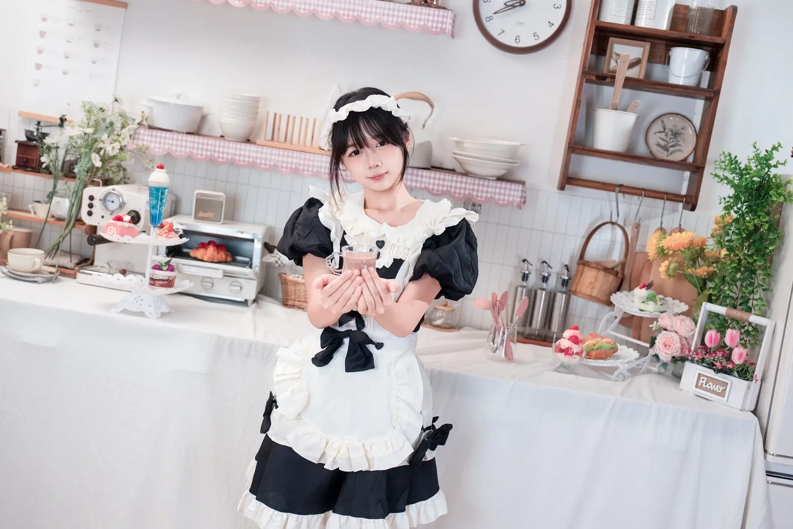 【メイド服コスプレ】黒白メイド服のデザートキッチン撮影記録：可愛い系二次元撮影 - Kimi - 10枚目