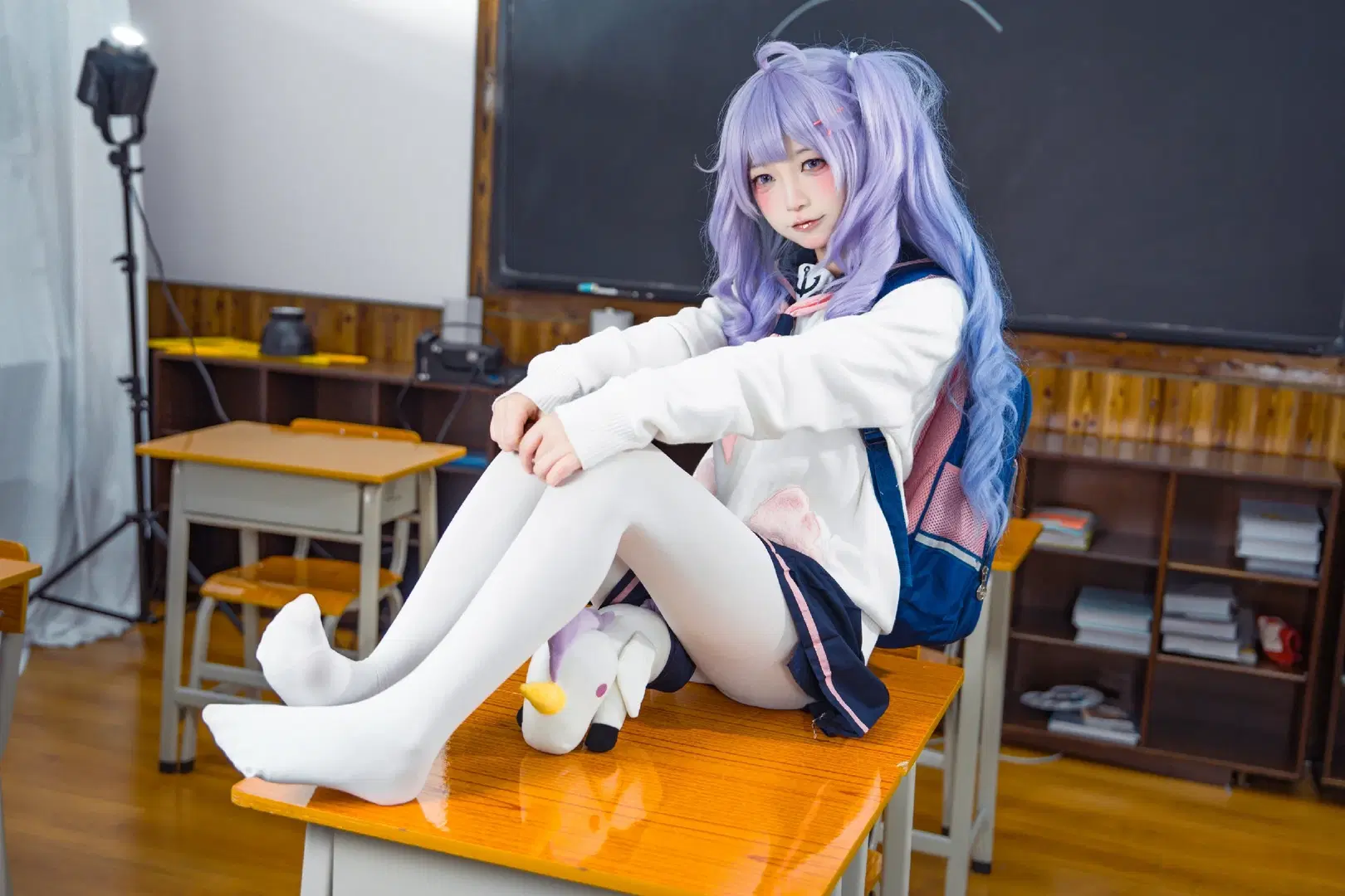碧蓝航线, 二次元cosplay, 白丝, 独角兽cos, 教室