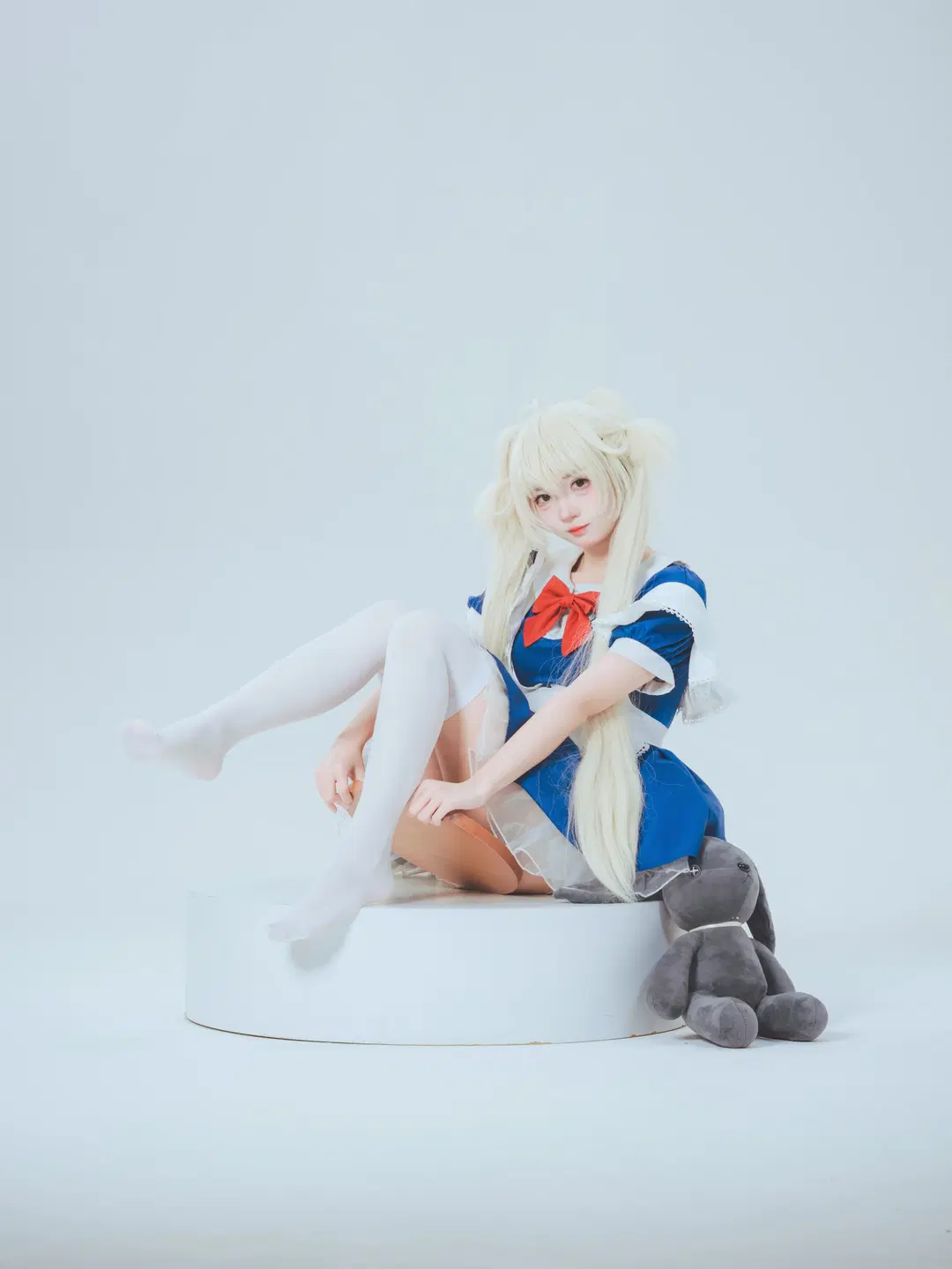 【春日野穹 コスプレ】無影スタジオで紡ぐ白ストッキングメイドの撮影記録 - Mr_DDSS - 2枚目