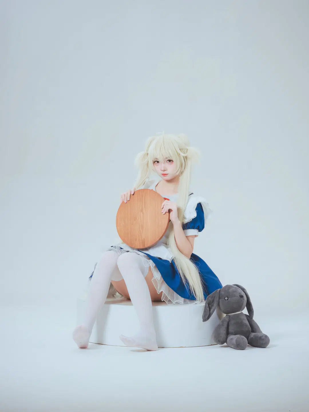 【春日野穹 コスプレ】無影スタジオで紡ぐ白ストッキングメイドの撮影記録 - Mr_DDSS - 8枚目