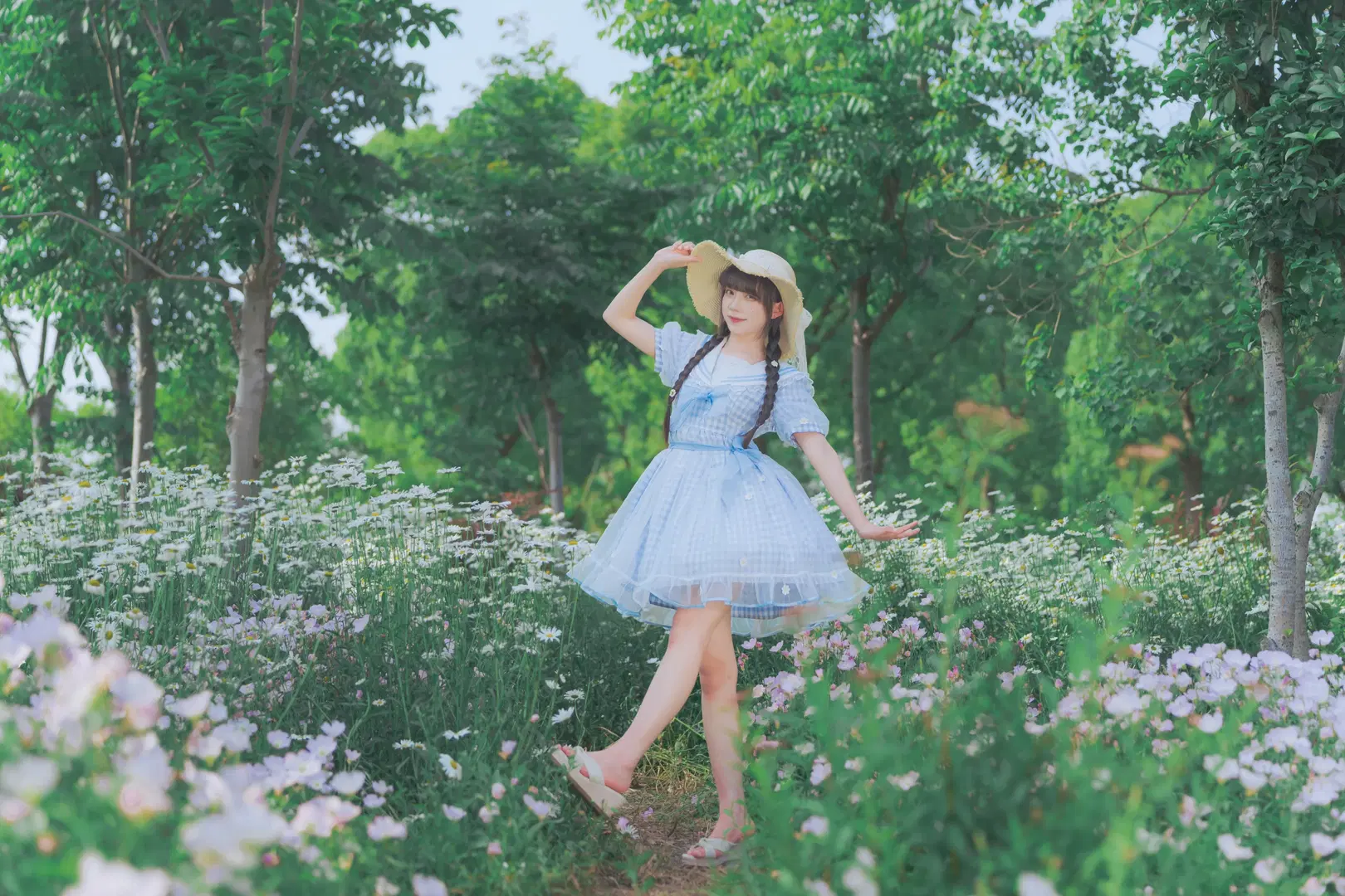 日本風田園ポートレート：ヒナギクの花畑で春風を抱きとめて - Mr_DDSS - 4枚目