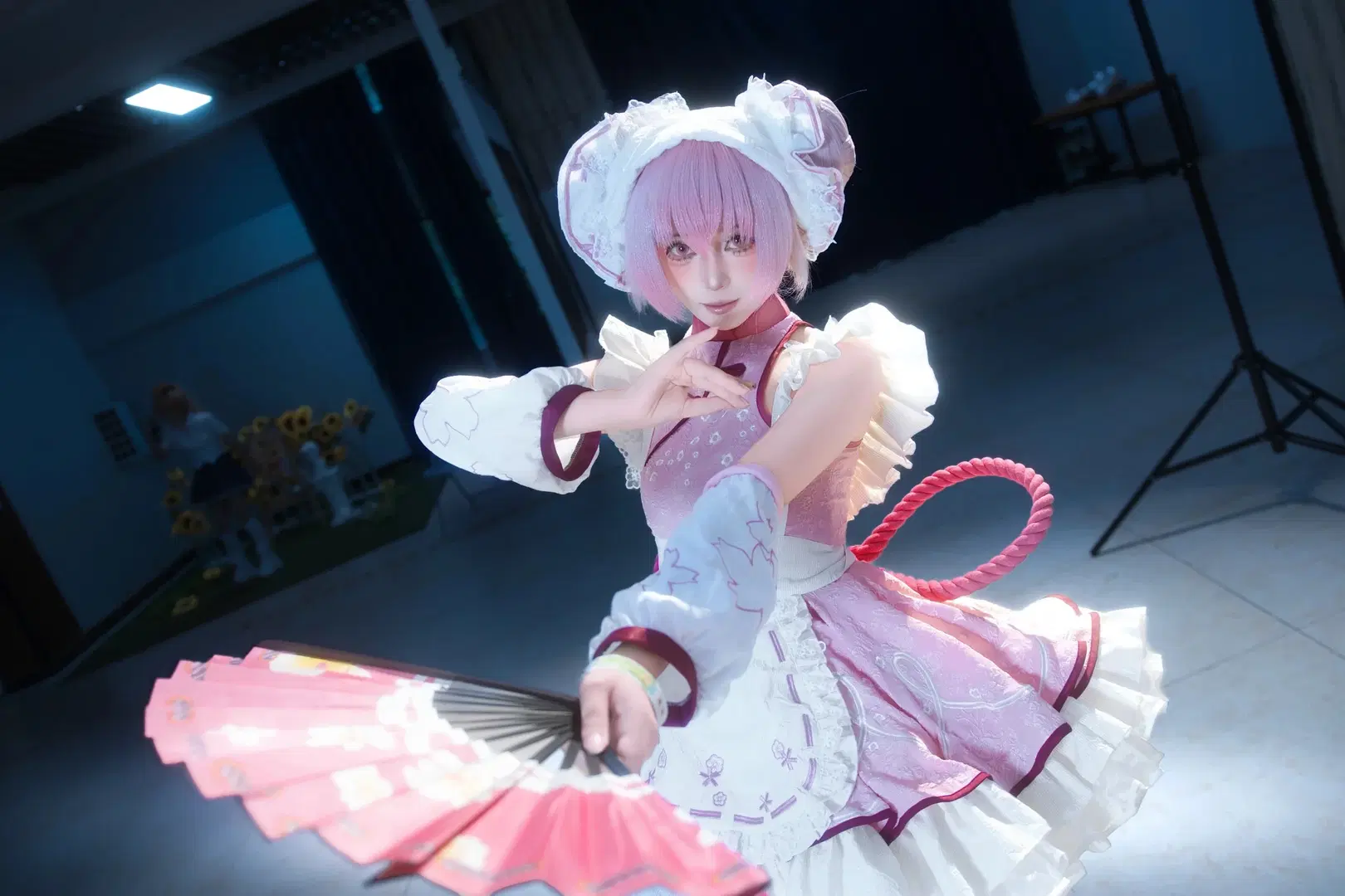 [Xiao Qiao Cosplay] Honor of Kings Convention Photo: Spirited and Cute with the Giant Pink Fan by 御油佳佳子_（困困社畜版） - Image 3