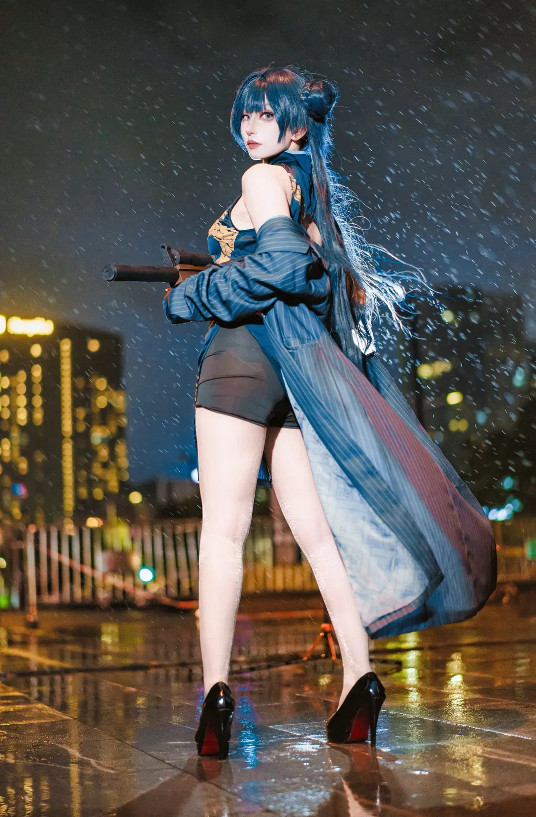 [Misaki cosplay] Blue Archive Rainy night convention photoshoot, challenging a legendary shot by Shiro - Image 2