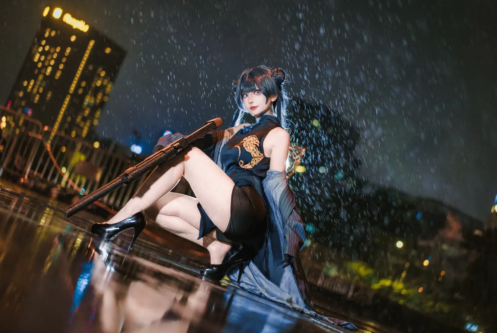 [Misaki cosplay] Blue Archive Rainy night convention photoshoot, challenging a legendary shot by Shiro - Image 5