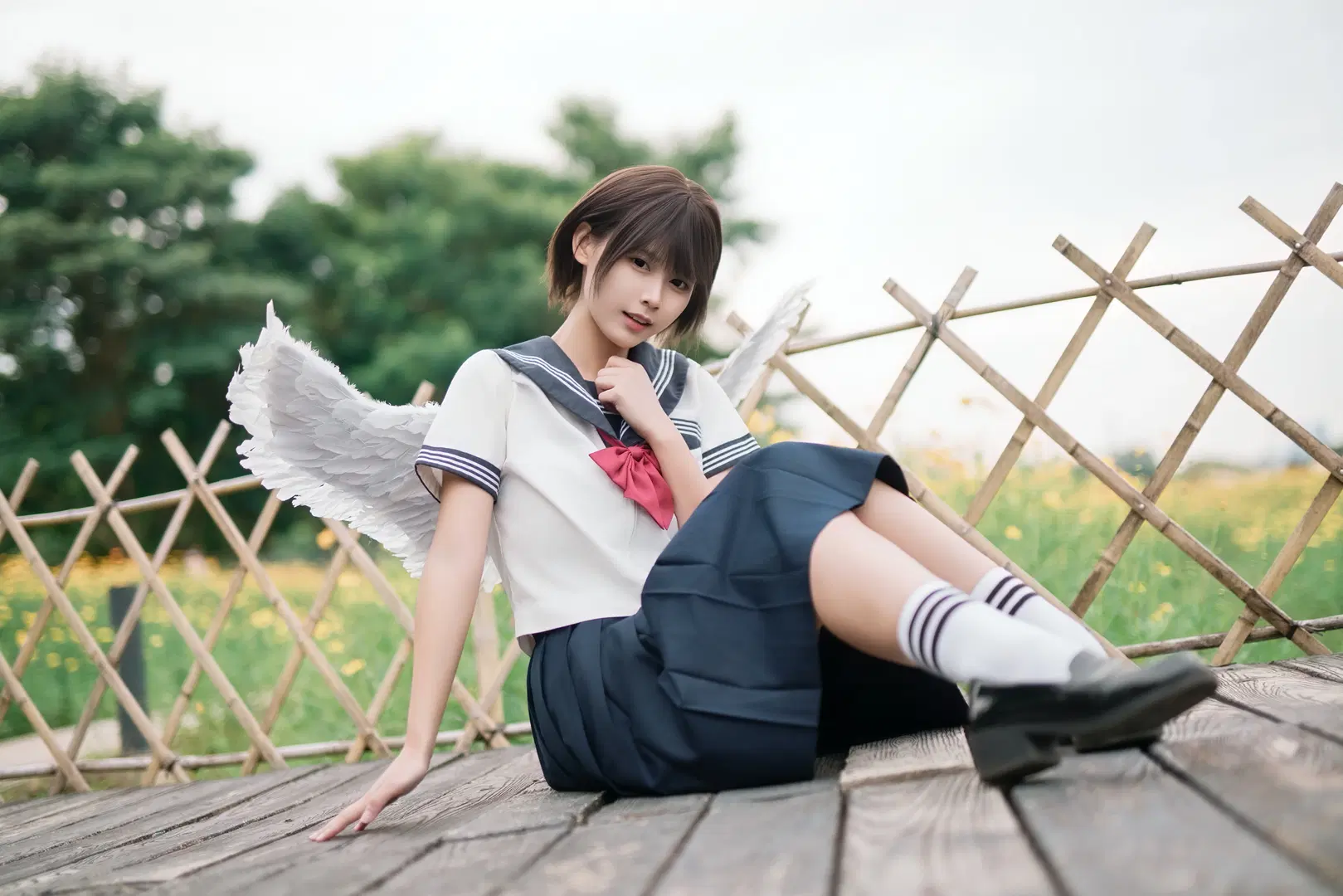 【天使＆JK制服】花畑に迷い込んだ天使：花畑での写真＆コスプレ（白ストッキング） - Shiro - 2枚目