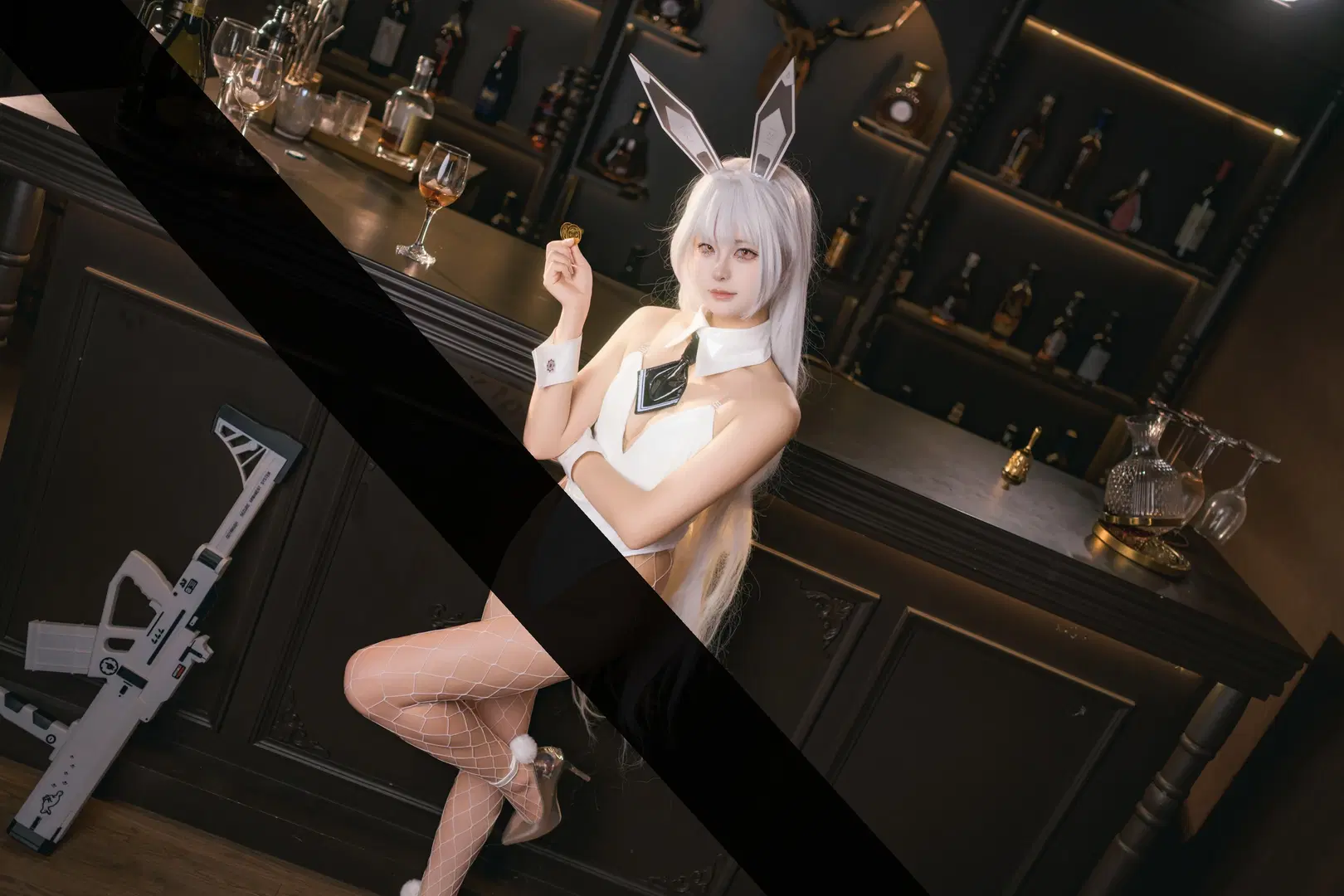 [ブランコスプレ] 勝利の女神 バニーガールスタイリング、バーに佇むほろ酔いエージェント - Shiro - 9枚目