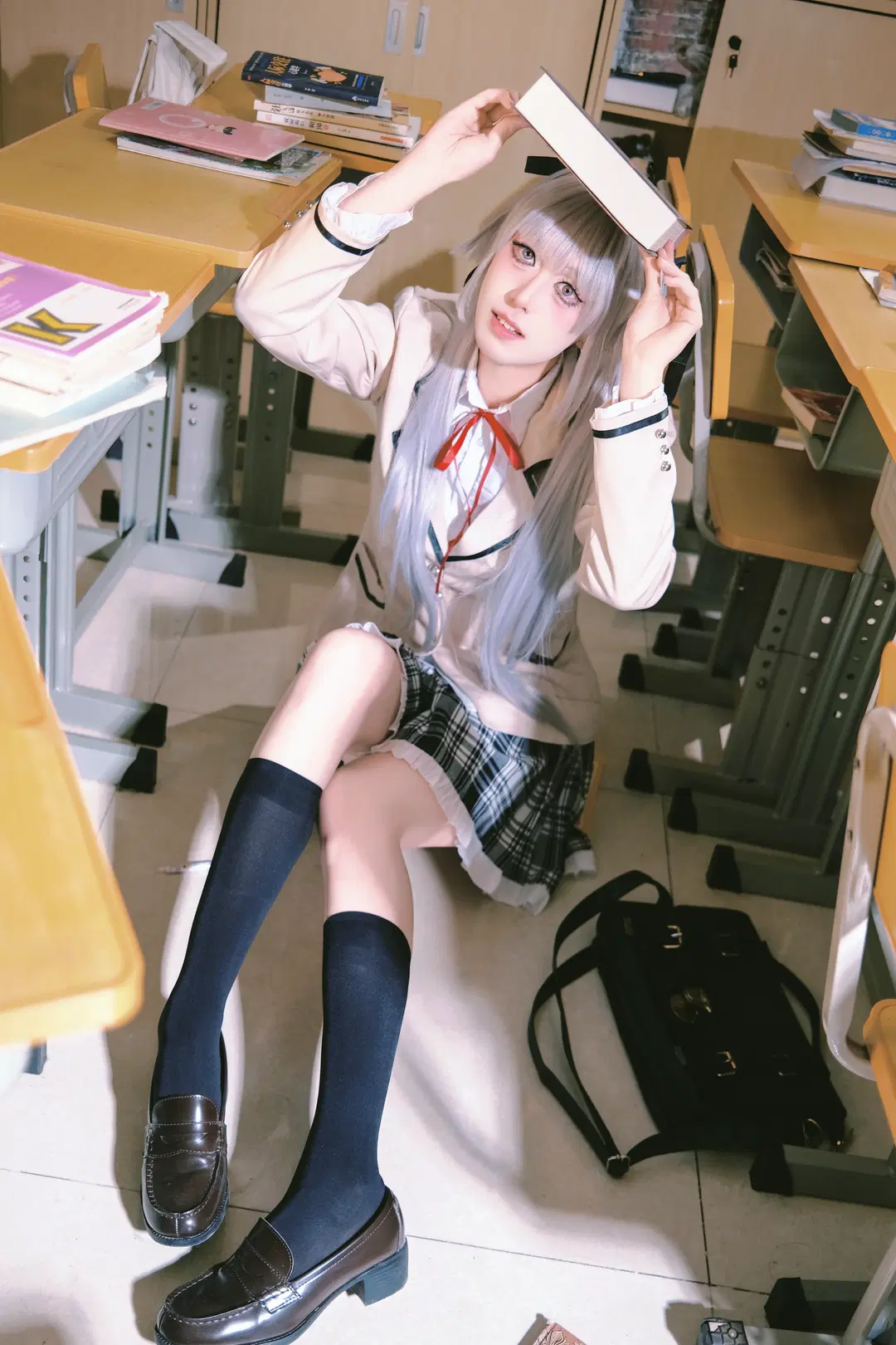 【篝之雾枝cos】安静的教室午后，静静看书的那位少女 - mako - 第3张
