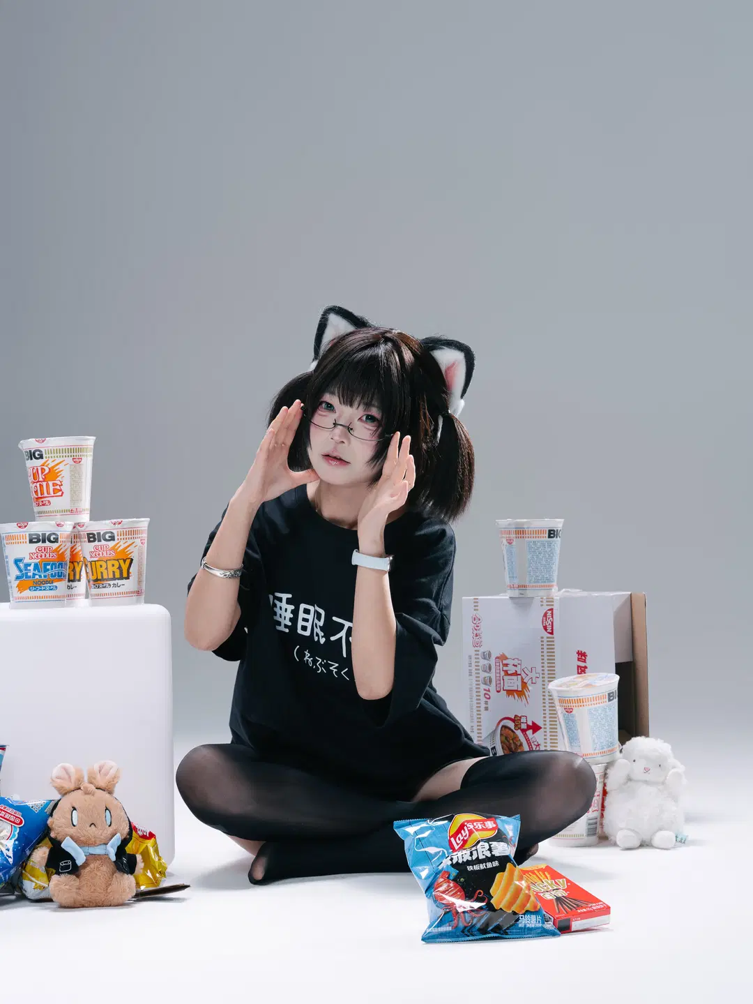 猫耳双马尾配黑丝，白棚里的慵懒猫娘日常 - 一只黑猫 - 第5张