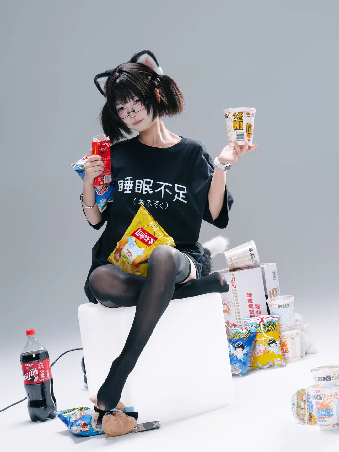 白棚写真, 猫娘cos, 黑丝长腿, 糖水片约拍, 宅家零食