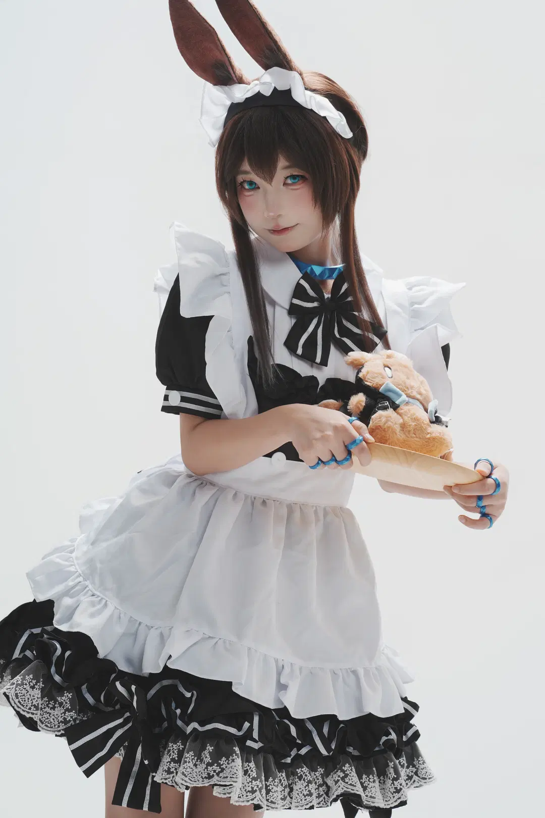 【Amiya cosplay】Mountain Bunny Maid: The Joy of Straight-Out-of-Camera White Studio Shoots by 一只黑猫 - Image 3