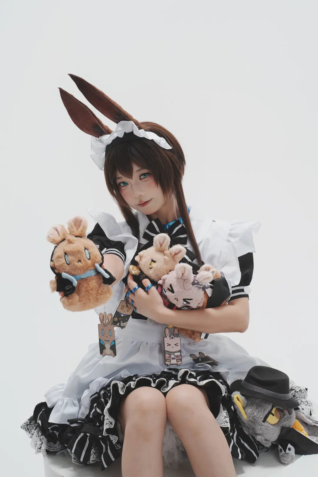 【Amiya cosplay】Mountain Bunny Maid: The Joy of Straight-Out-of-Camera White Studio Shoots by 一只黑猫 - Image 8
