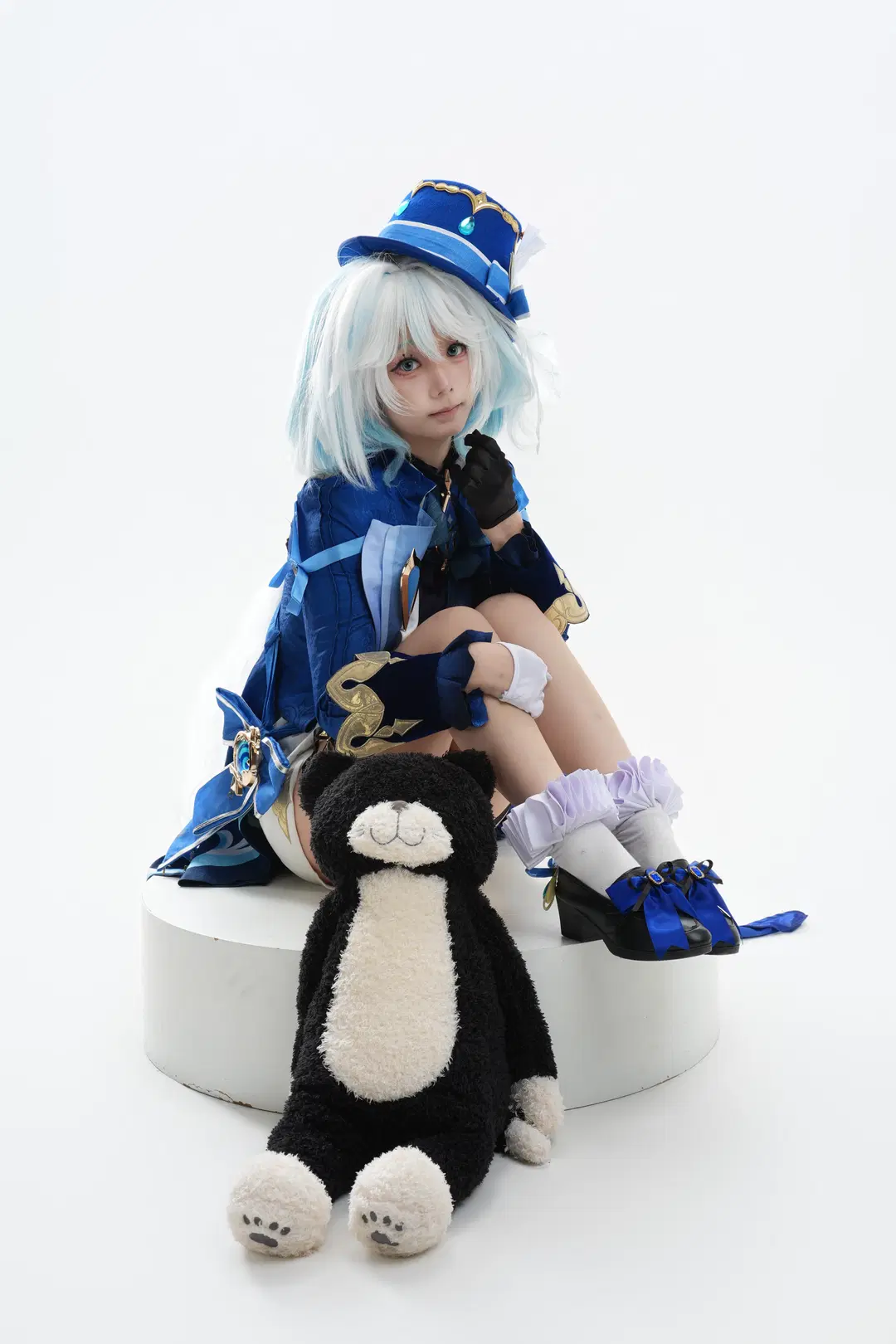 【芙宁娜cos】原神水神白棚拍摄，动作参考安排上 - 一只黑猫 - 第12张
