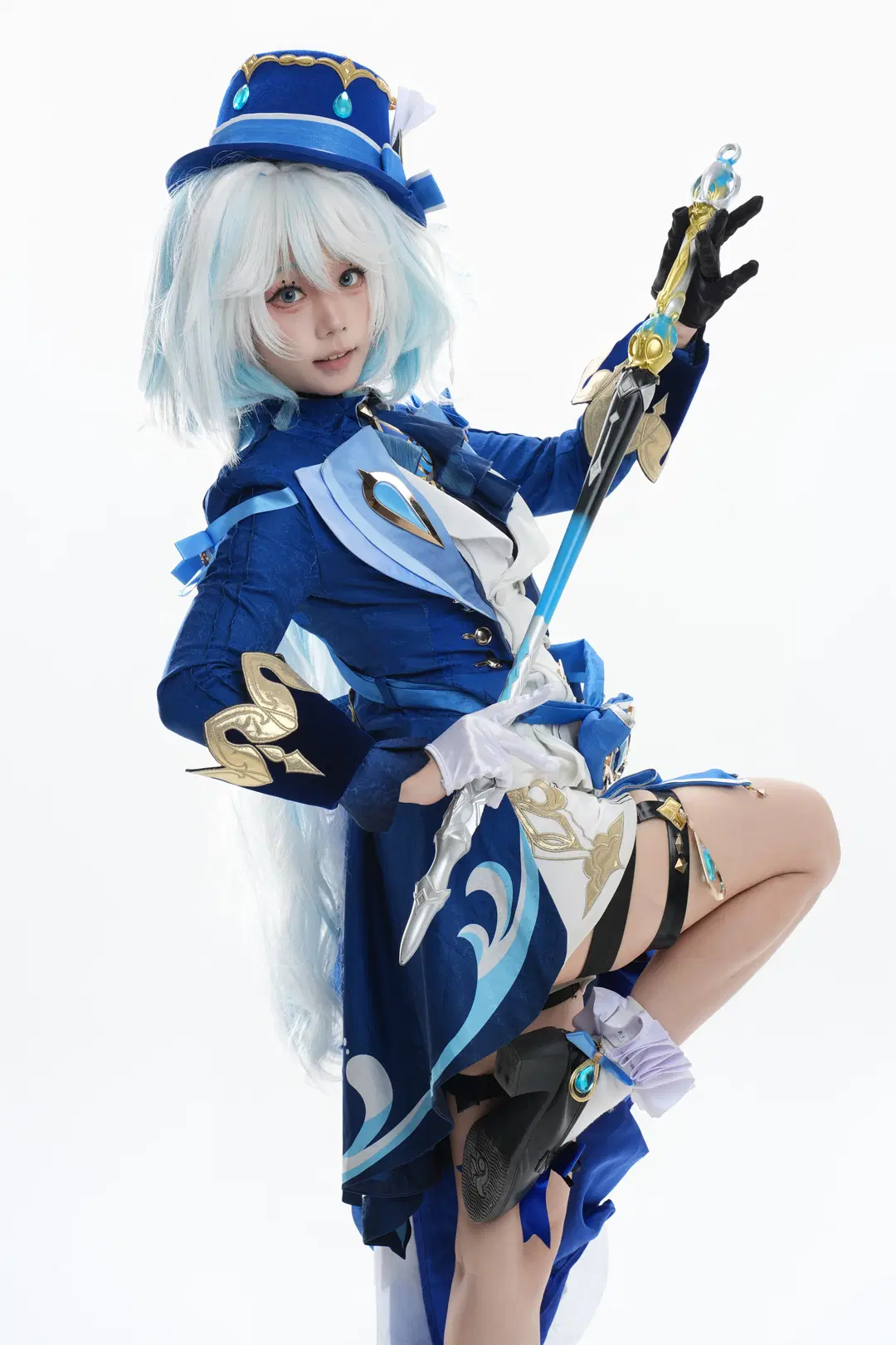 【芙宁娜cos】原神水神白棚拍摄，动作参考安排上 - 一只黑猫 - 第6张