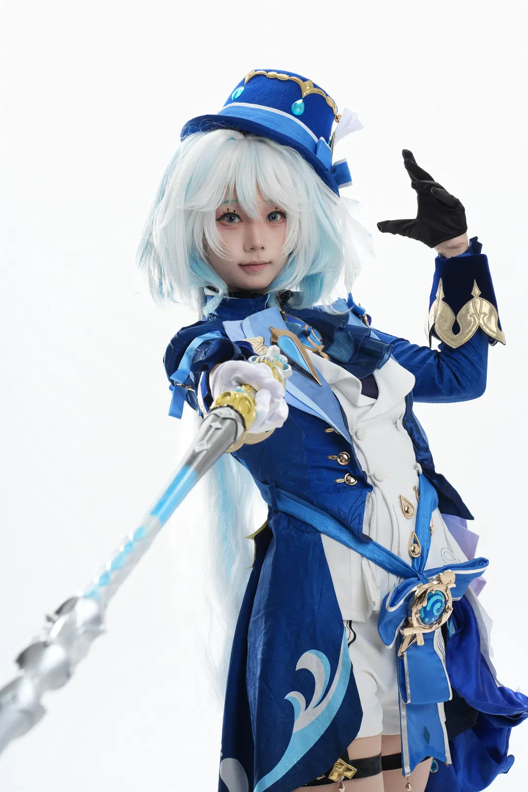 【芙宁娜cos】原神水神白棚拍摄，动作参考安排上 - 一只黑猫 - 第7张