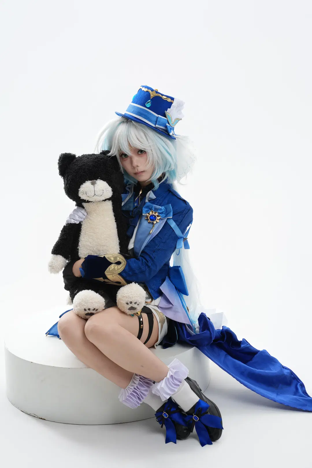 【芙宁娜cos】原神水神白棚拍摄，动作参考安排上 - 一只黑猫 - 第9张