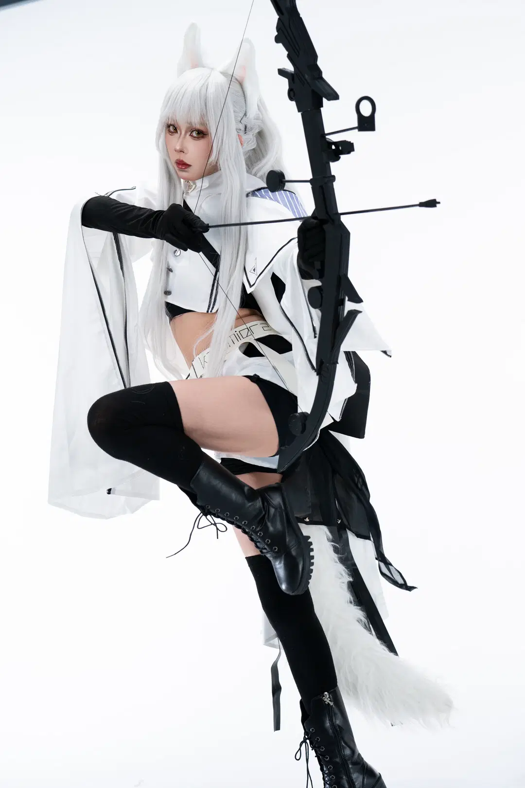 【アークナイツ プラチナコスプレ】白ホリに佇むテックウェア複合弓アーチャー - 柏油小星瞳 - 9枚目