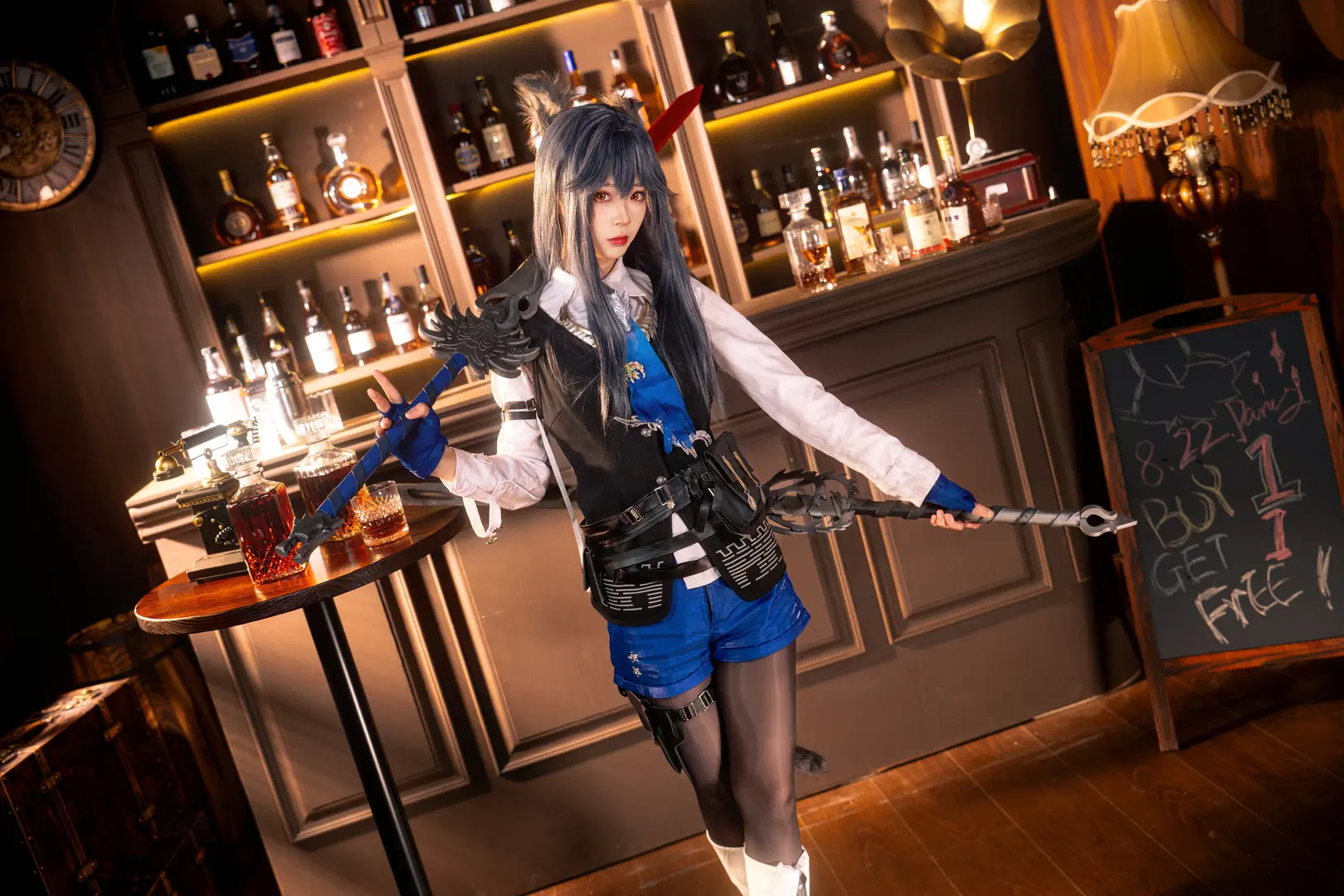 [Texas the Omertosa cosplay] Arknights Bar Nocturne: Immersive Penguin Logistics Recreation by 柏油小星瞳 - Image 5