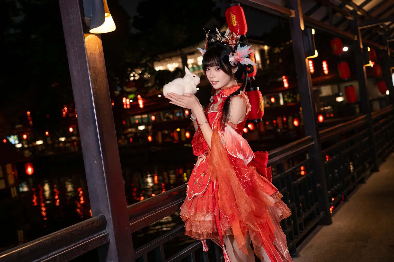 紅の衣と魚提灯、回廊を巡る夜の散策——この中国風の薄絹が織りなす幻想美 - 柏油小星瞳 - 6枚目