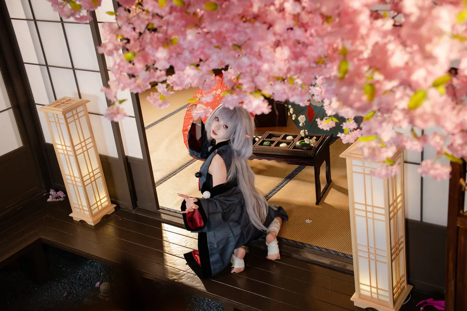 [Yabuki Shuro cosplay] Blue Archive's mesugaki: Immersed in Japanese Sakura Ambiance by 柏油小星瞳 - Image 2