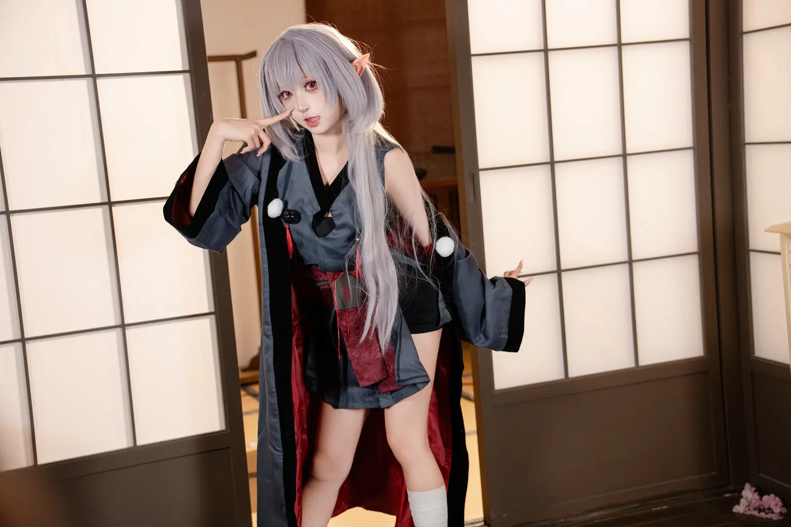 [Yabuki Shuro cosplay] Blue Archive's mesugaki: Immersed in Japanese Sakura Ambiance by 柏油小星瞳 - Image 5