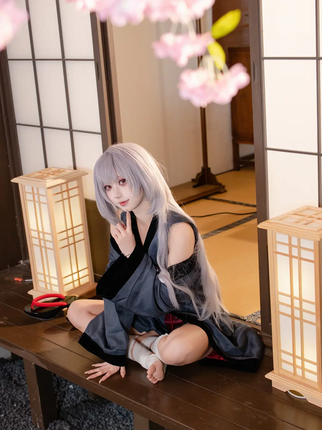 [Yabuki Shuro cosplay] Blue Archive's mesugaki: Immersed in Japanese Sakura Ambiance by 柏油小星瞳 - Image 8