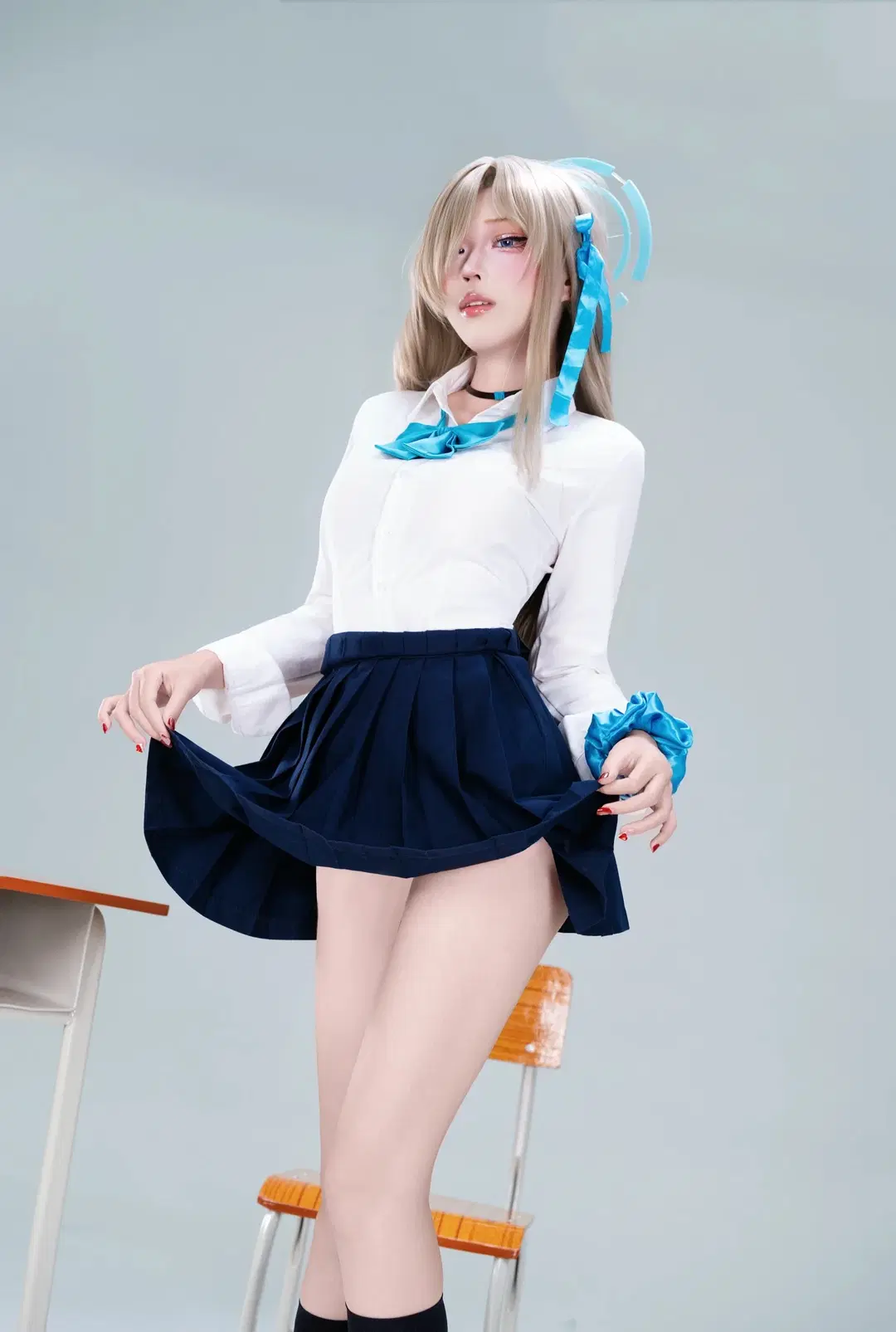 【一之瀬アスナ コスプレ】プリーツスカートの恥じらい挑戦と青い光輪 - 汐QwQ - 2枚目