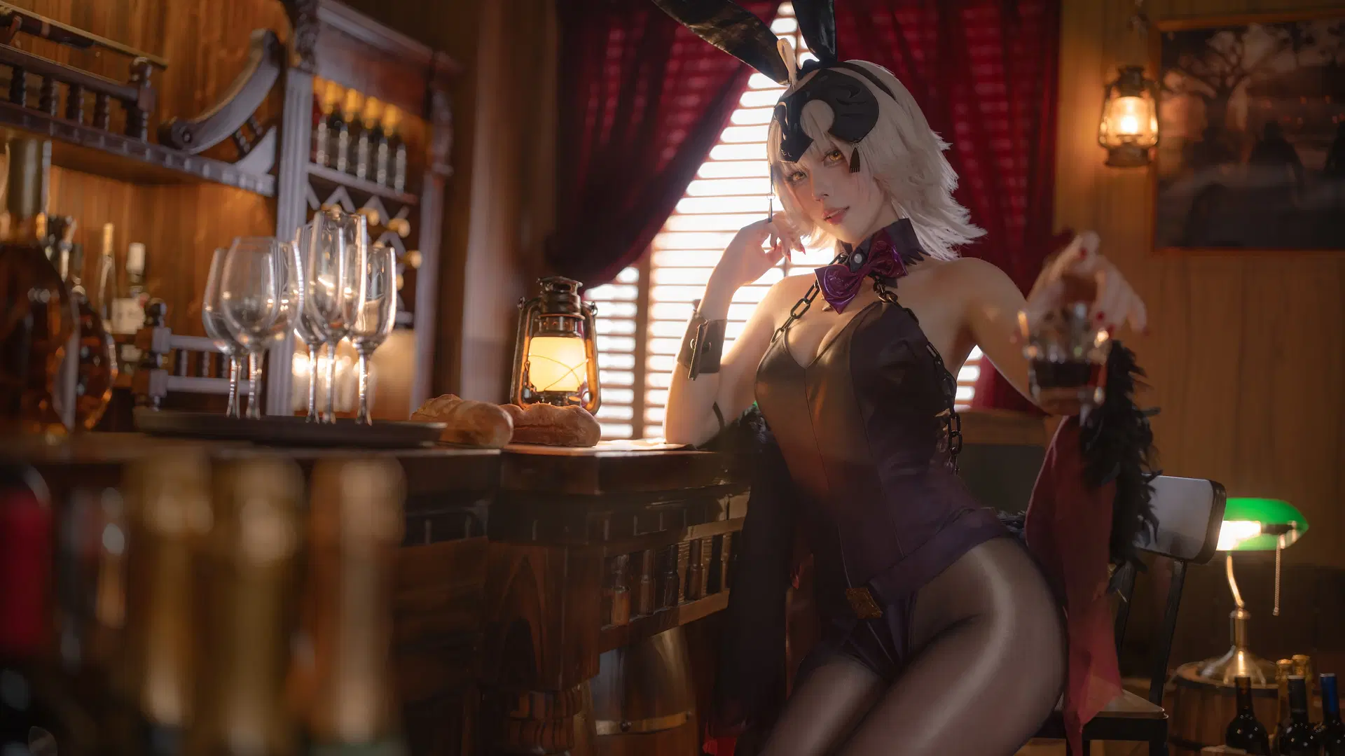 【ジャンヌ・ダルク（オルタ）コスプレ】『Fate/Grand Order』バニーガール×バーのスタイリング共有 - 汐QwQ - 2枚目
