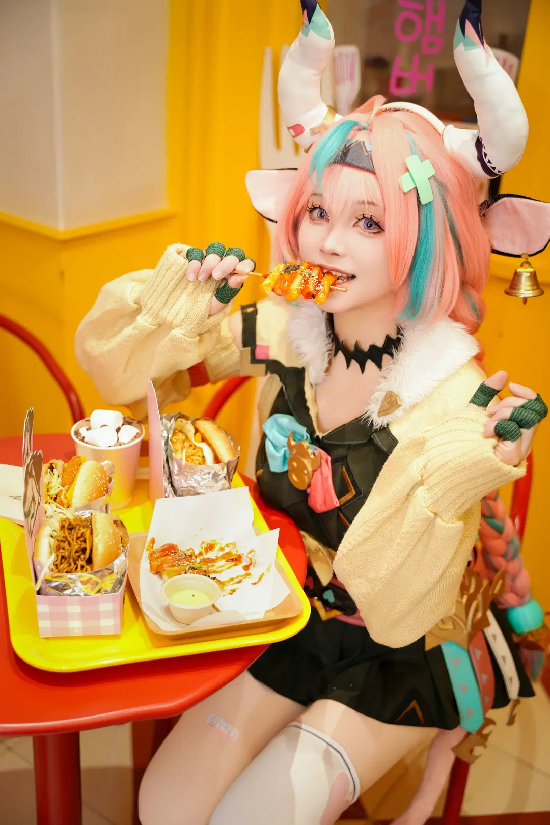[Varesa Cosplay] Genshin Impact Version 7.1 Bovine Maiden Reporting Early by 符吕子 - Image 5