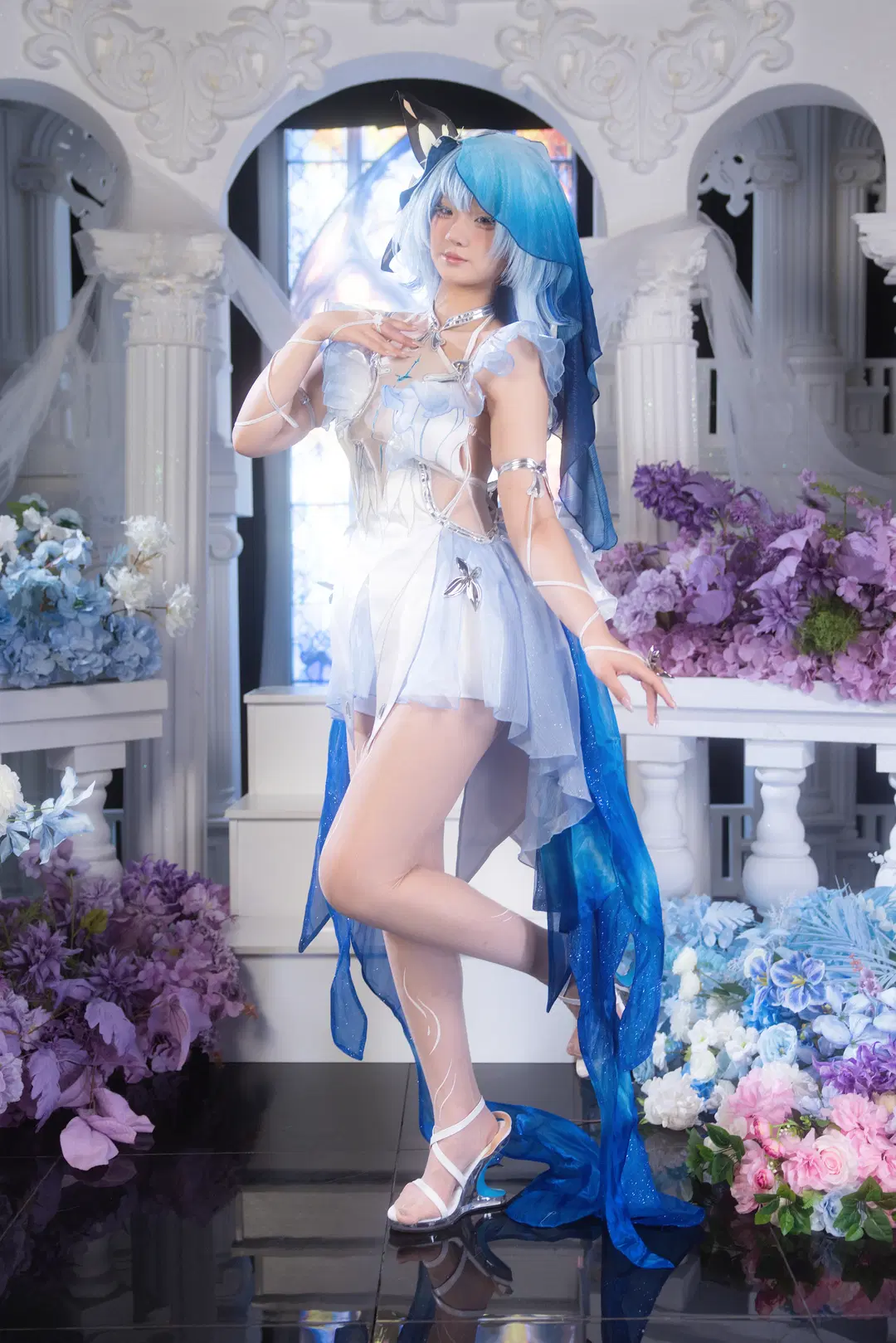 【ショアキーパー コスプレ】鳴潮が紡ぐ蒼き幻夢、銀糸メッシュドレスの緻密さに息を呑む - 小羊不困（无限限流版，求关注求点赞） - 4枚目