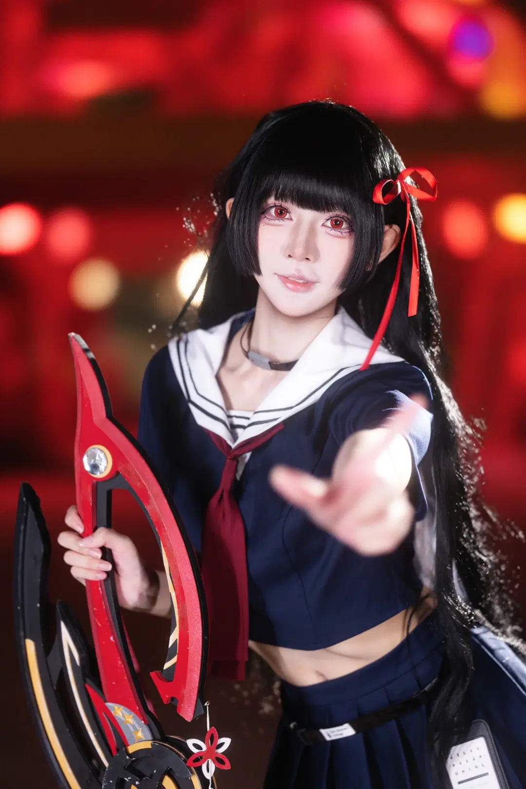 【千咲cos】鸣潮千咲正片分享，红黑工业风战损水手服 - 小羊不困（无限限流版，求关注求点赞） - 第8张
